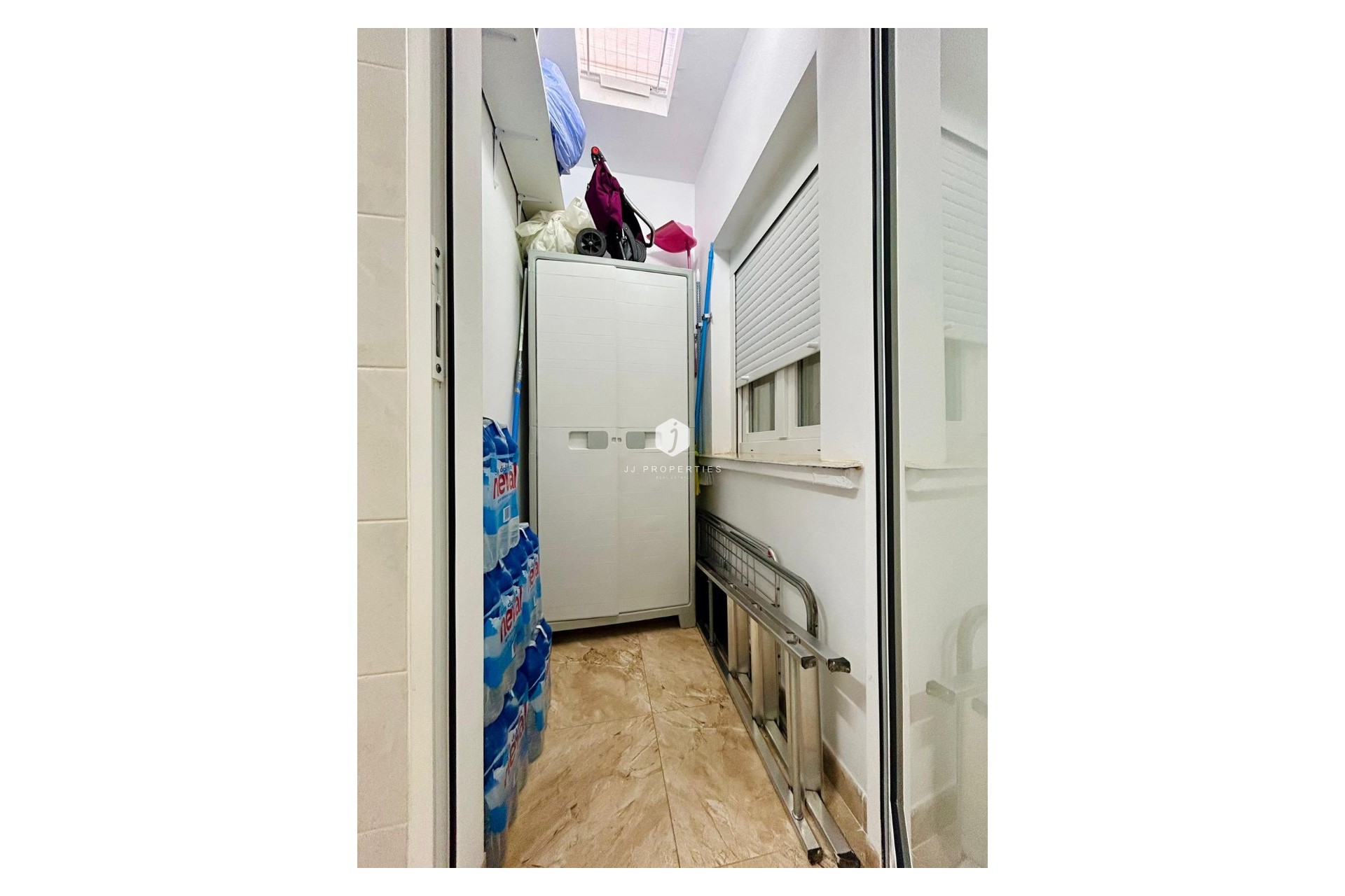 Z drugiej ręki - Szalet -
Torrevieja - Costa Blanca