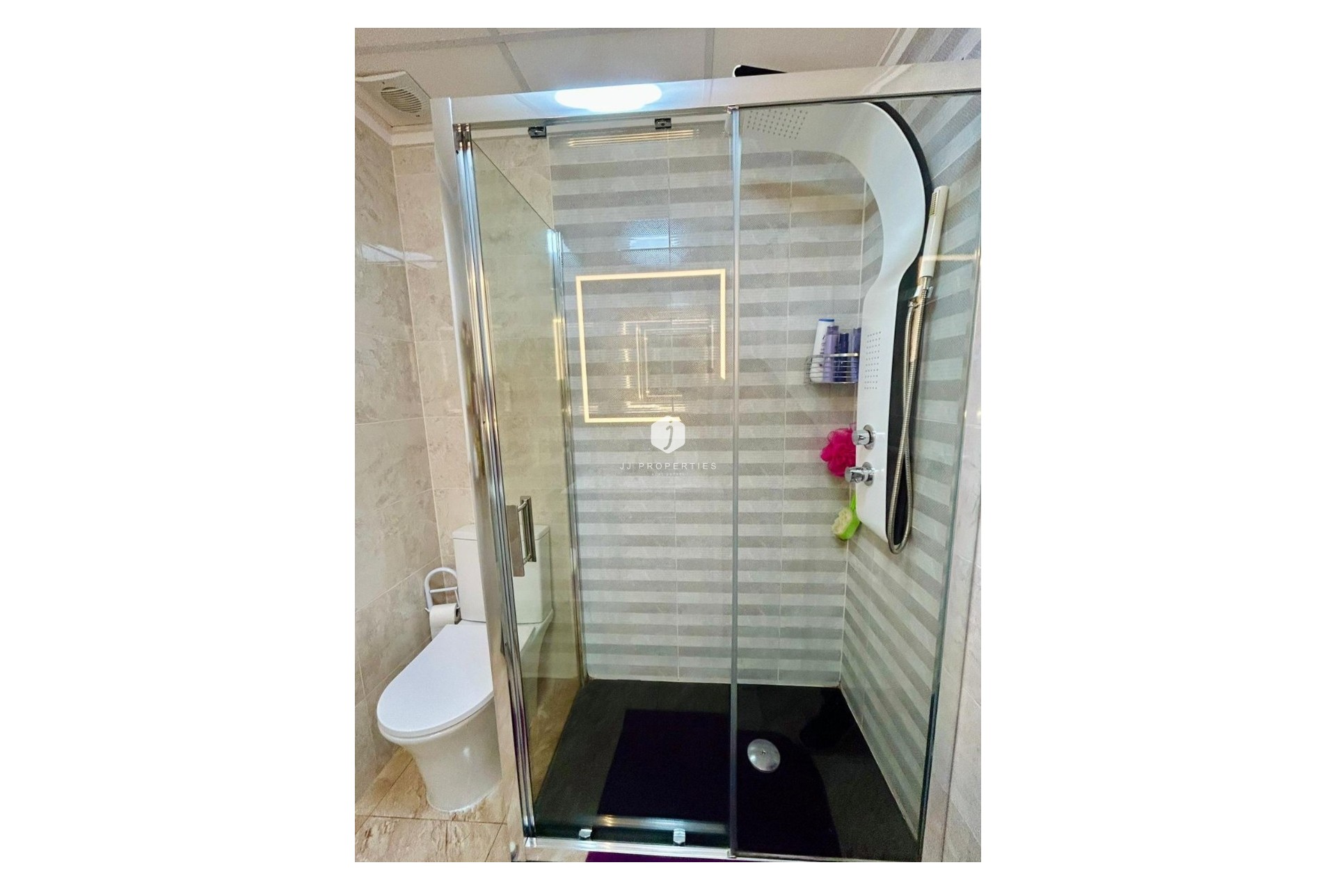 Z drugiej ręki - Szalet -
Torrevieja - Costa Blanca