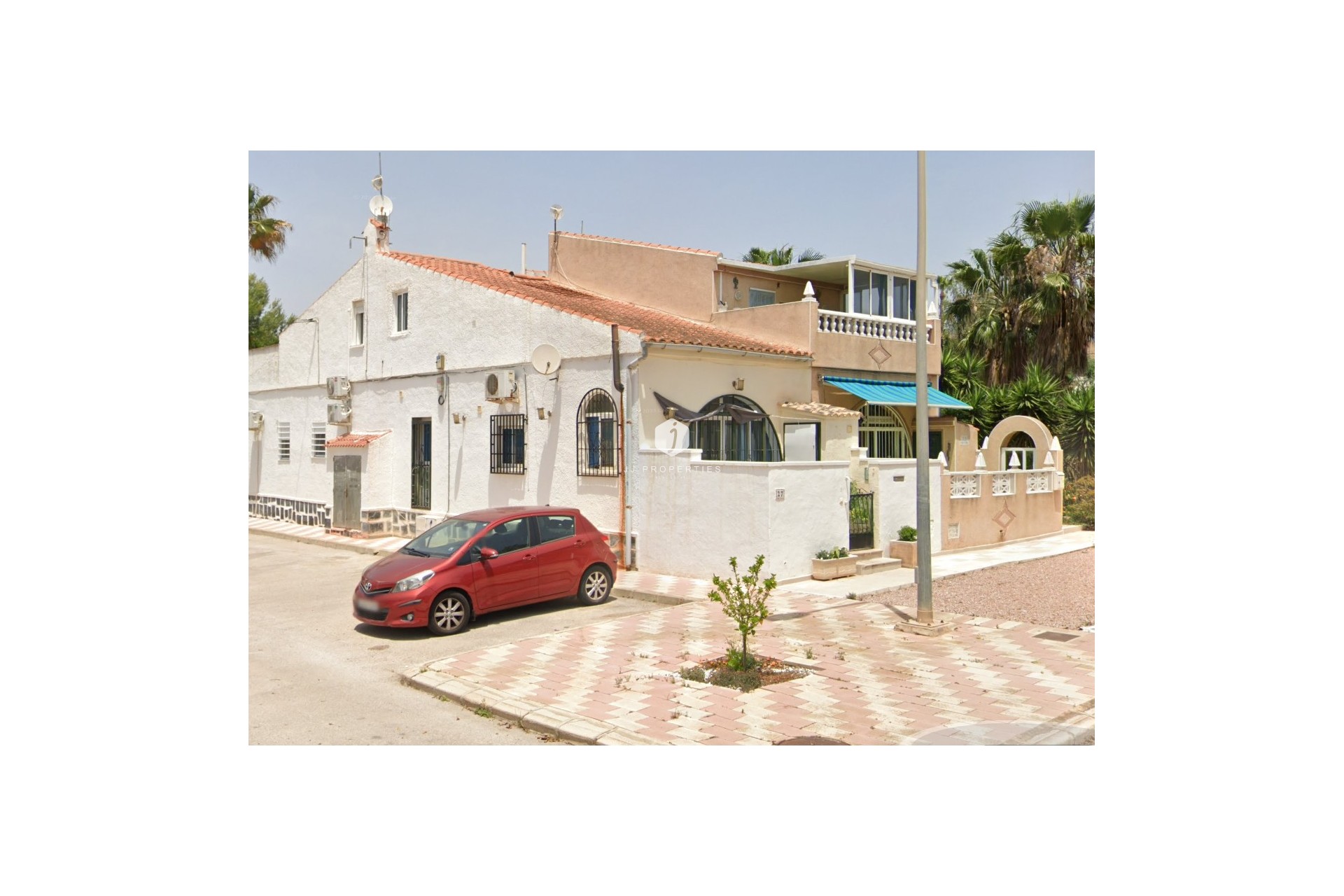 Z drugiej ręki - Szalet -
Torrevieja - Costa Blanca