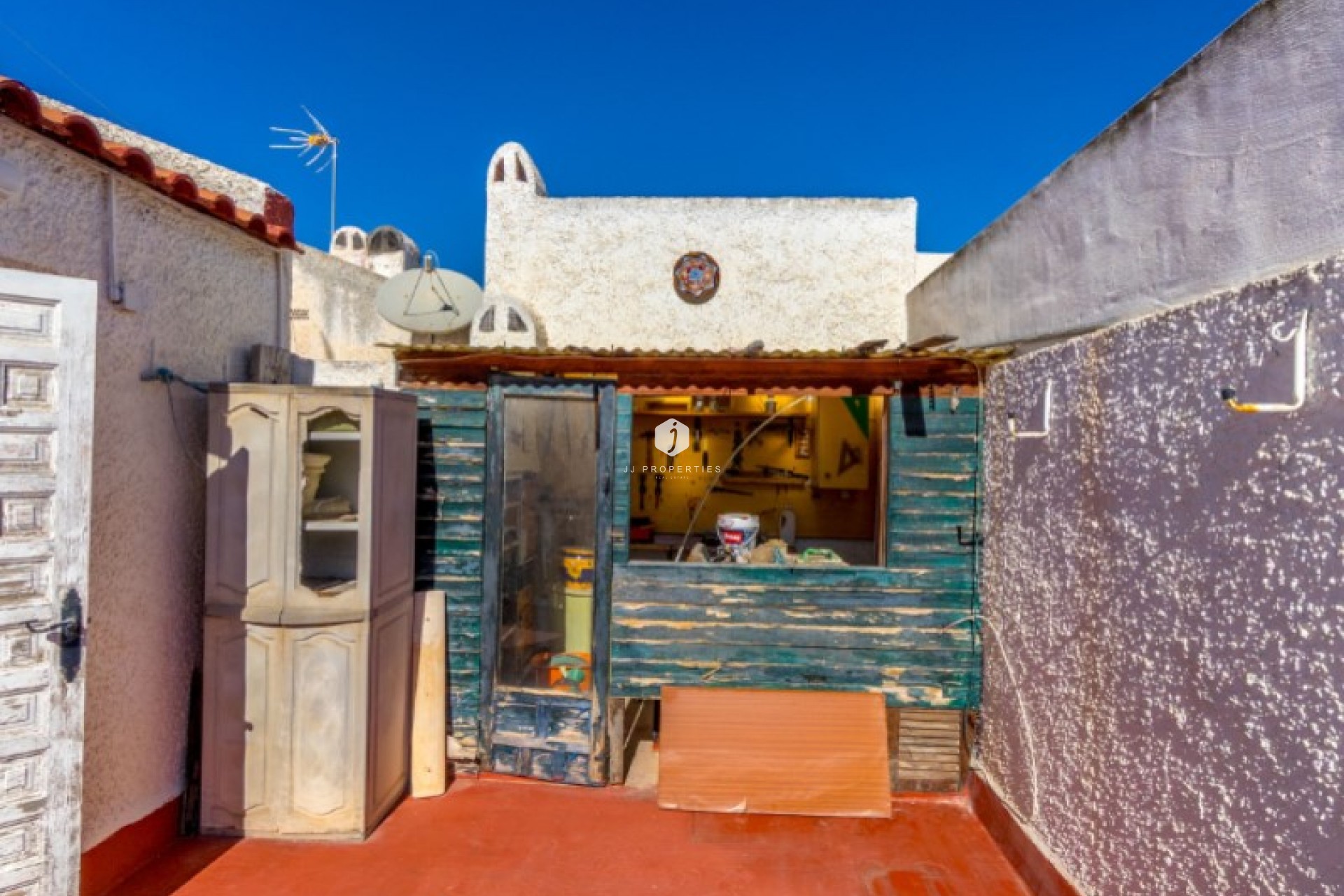 Z drugiej ręki - Szalet -
Torrevieja - Costa Blanca