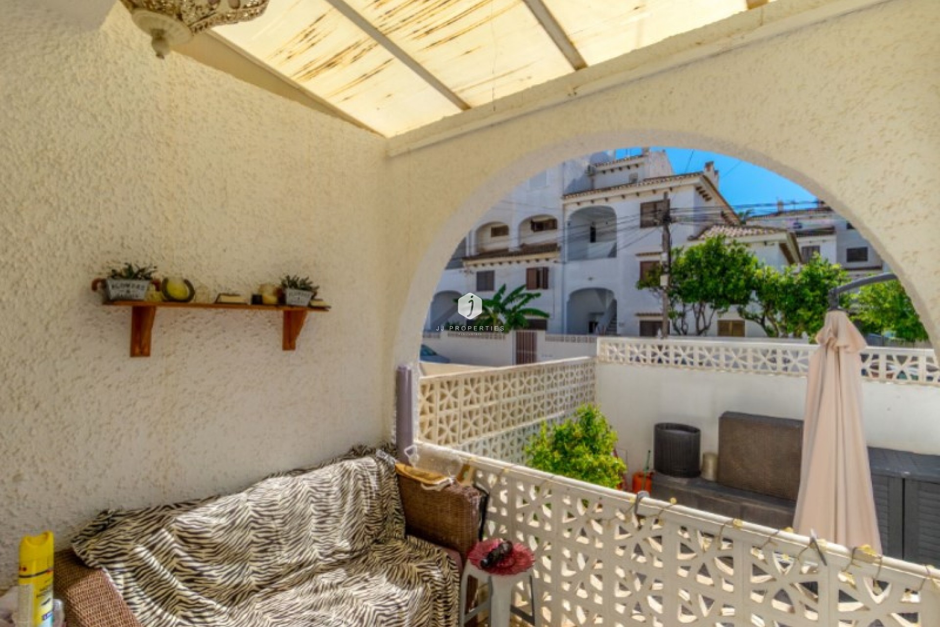 Z drugiej ręki - Szalet -
Torrevieja - Costa Blanca