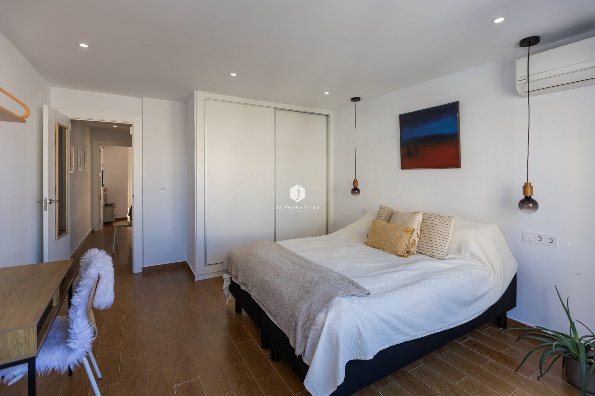 Z drugiej ręki - Szalet -
Torrevieja - Costa Blanca