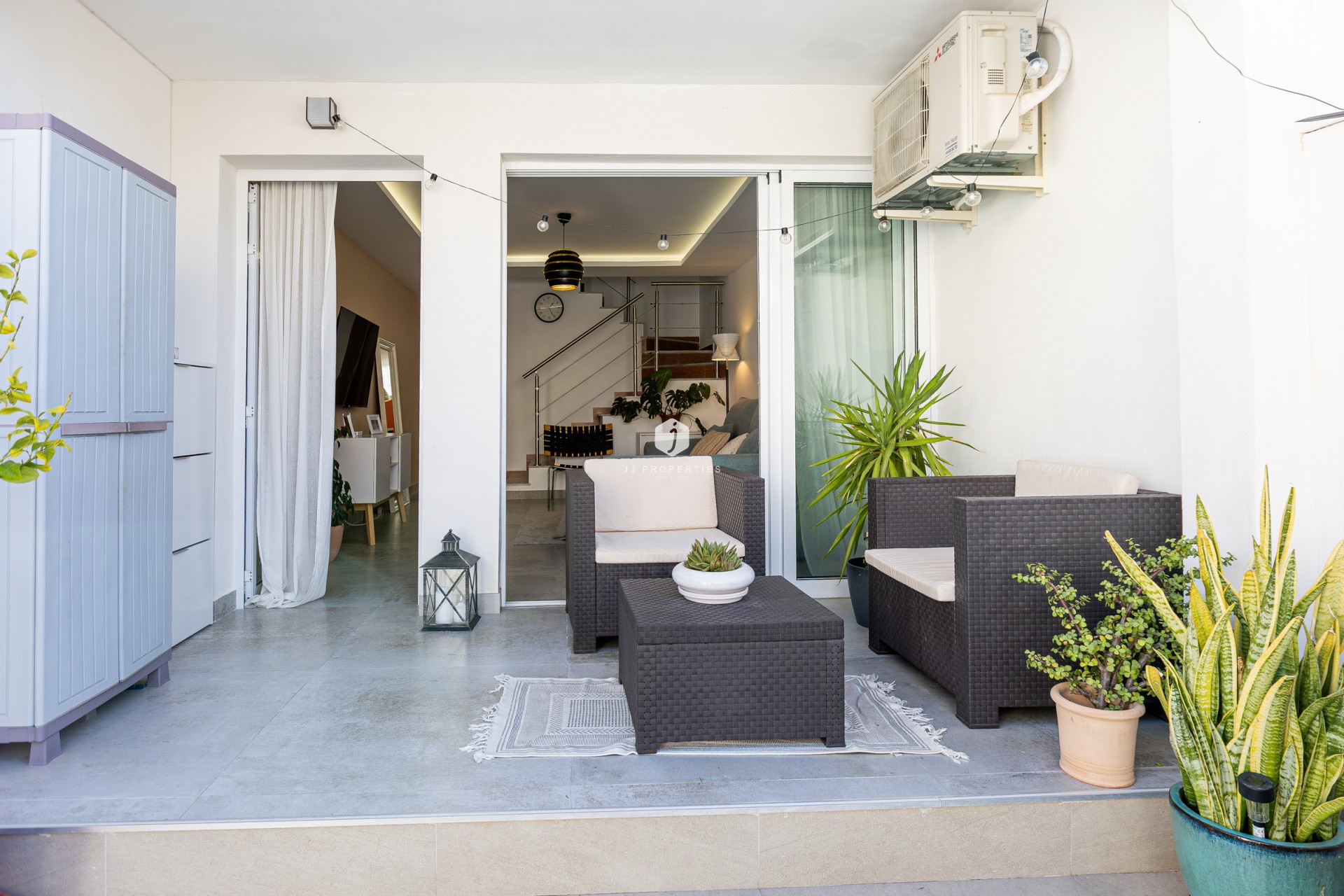 Z drugiej ręki - Szalet -
Torrevieja - Costa Blanca