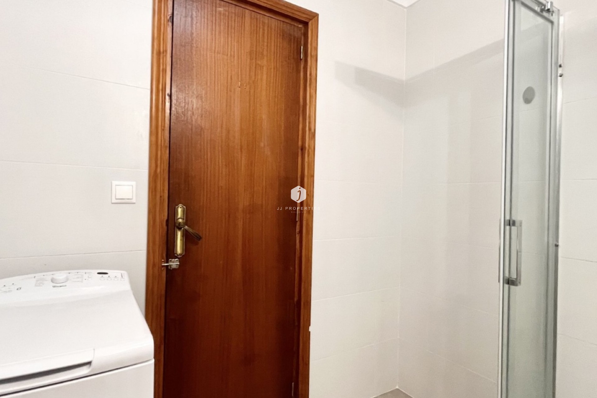 Z drugiej ręki - Szalet -
Torrevieja - Costa Blanca