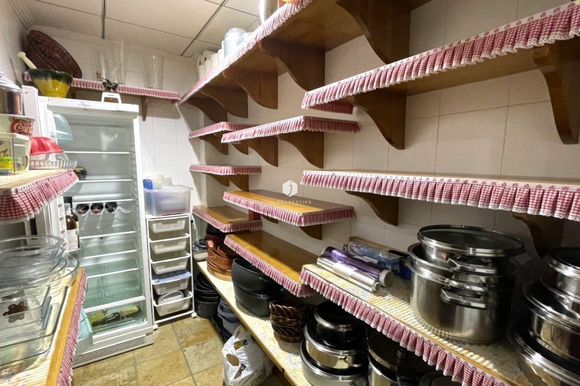 Z drugiej ręki - Szalet -
Torrevieja - Costa Blanca