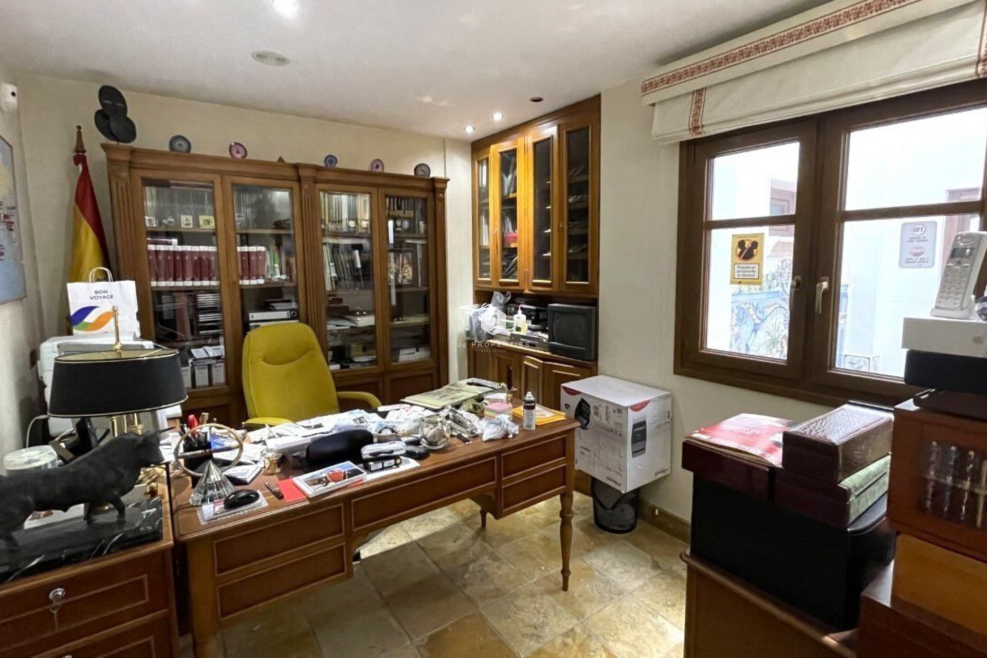 Z drugiej ręki - Szalet -
Torrevieja - Costa Blanca