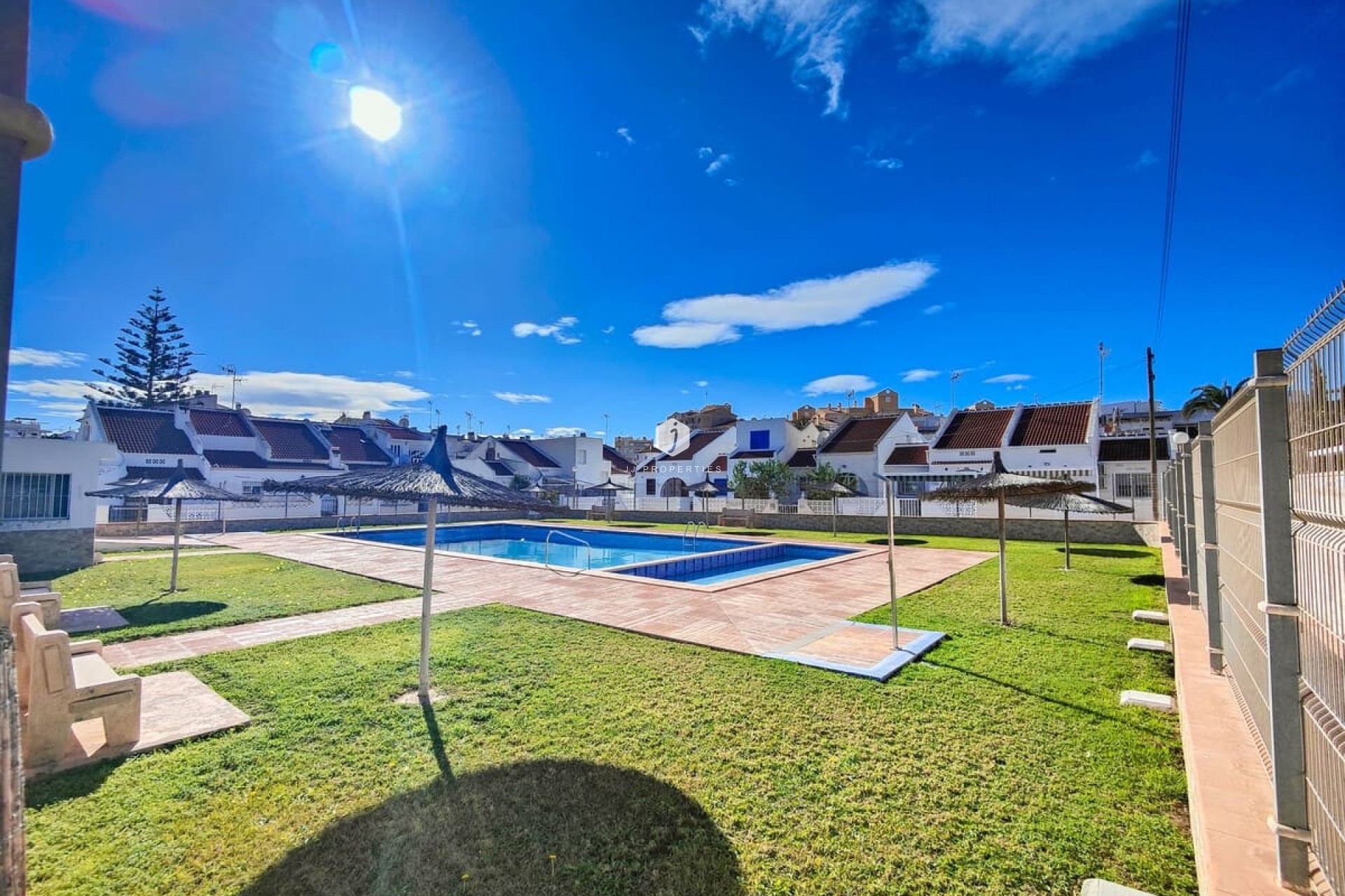 Z drugiej ręki - Szalet -
Torrevieja - Costa Blanca