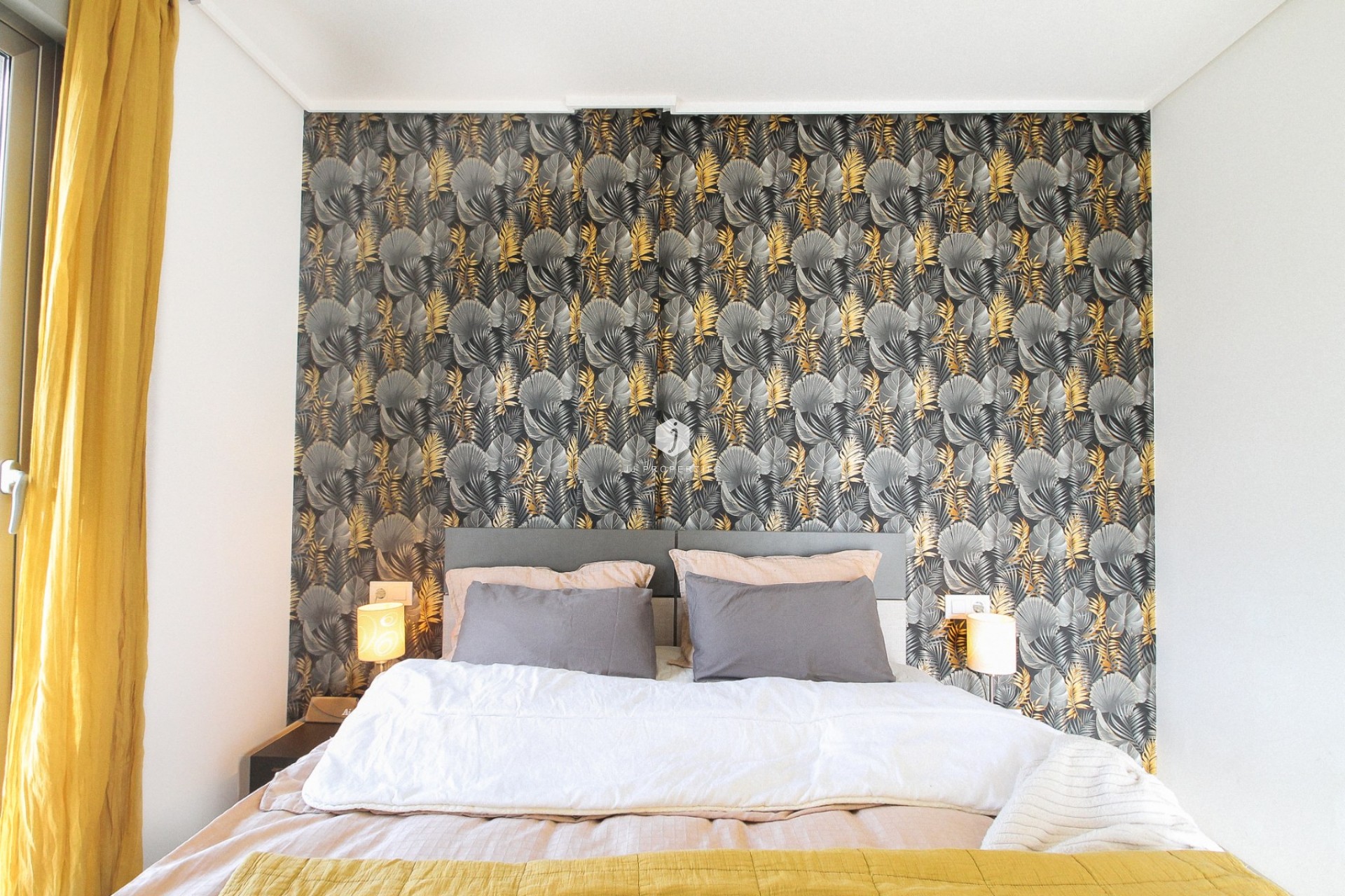 Z drugiej ręki - Szalet -
Torrevieja - Costa Blanca