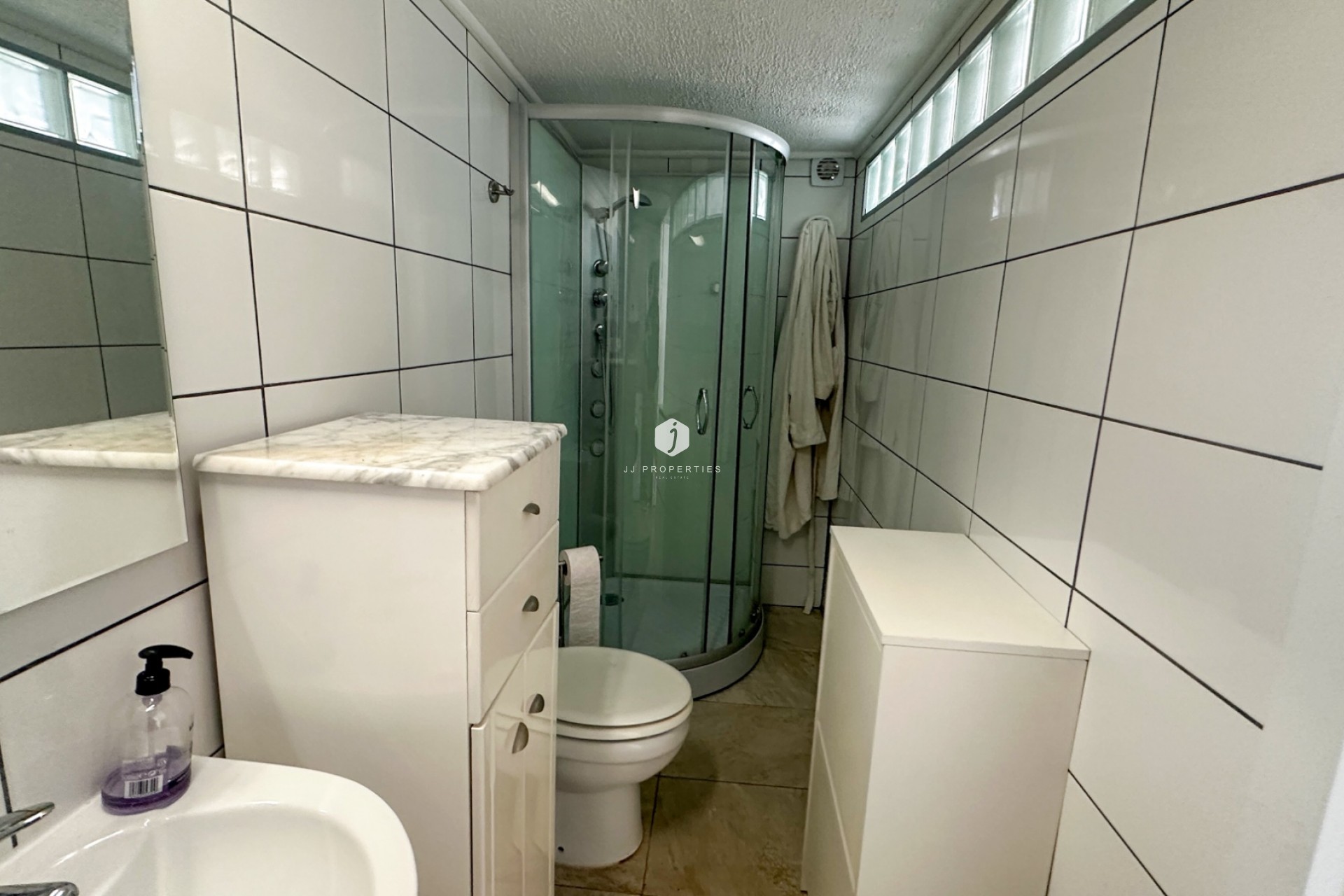 Z drugiej ręki - Szalet -
Torrevieja - Costa Blanca