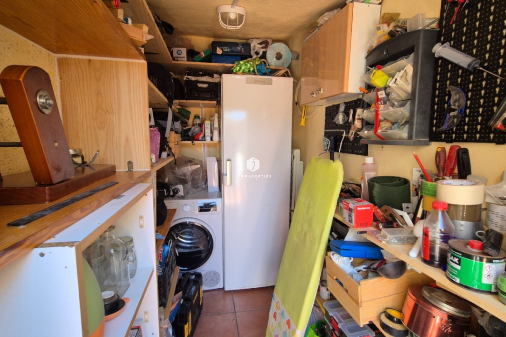 Z drugiej ręki - Szalet -
Torrevieja - Costa Blanca