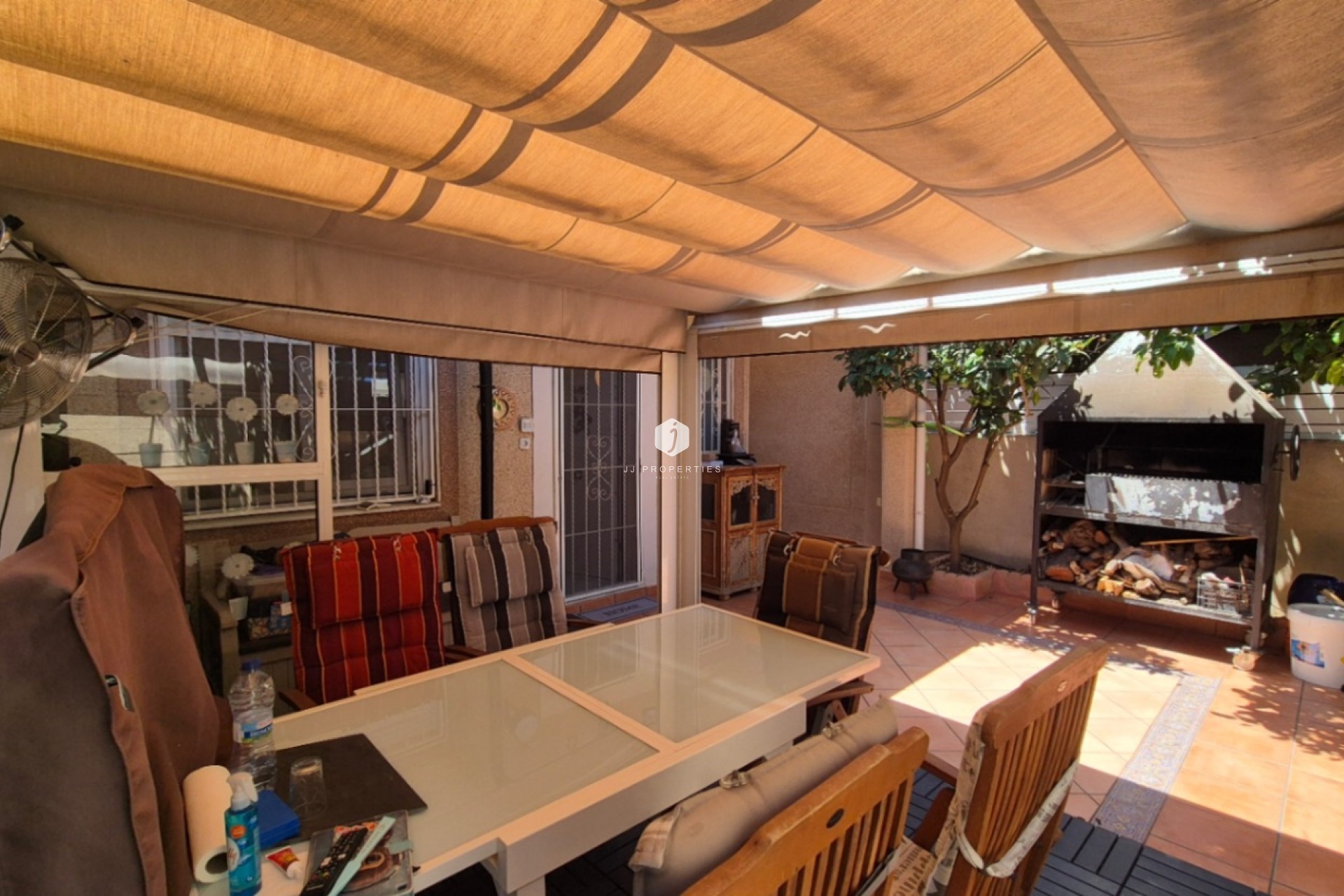 Z drugiej ręki - Szalet -
Torrevieja - Costa Blanca