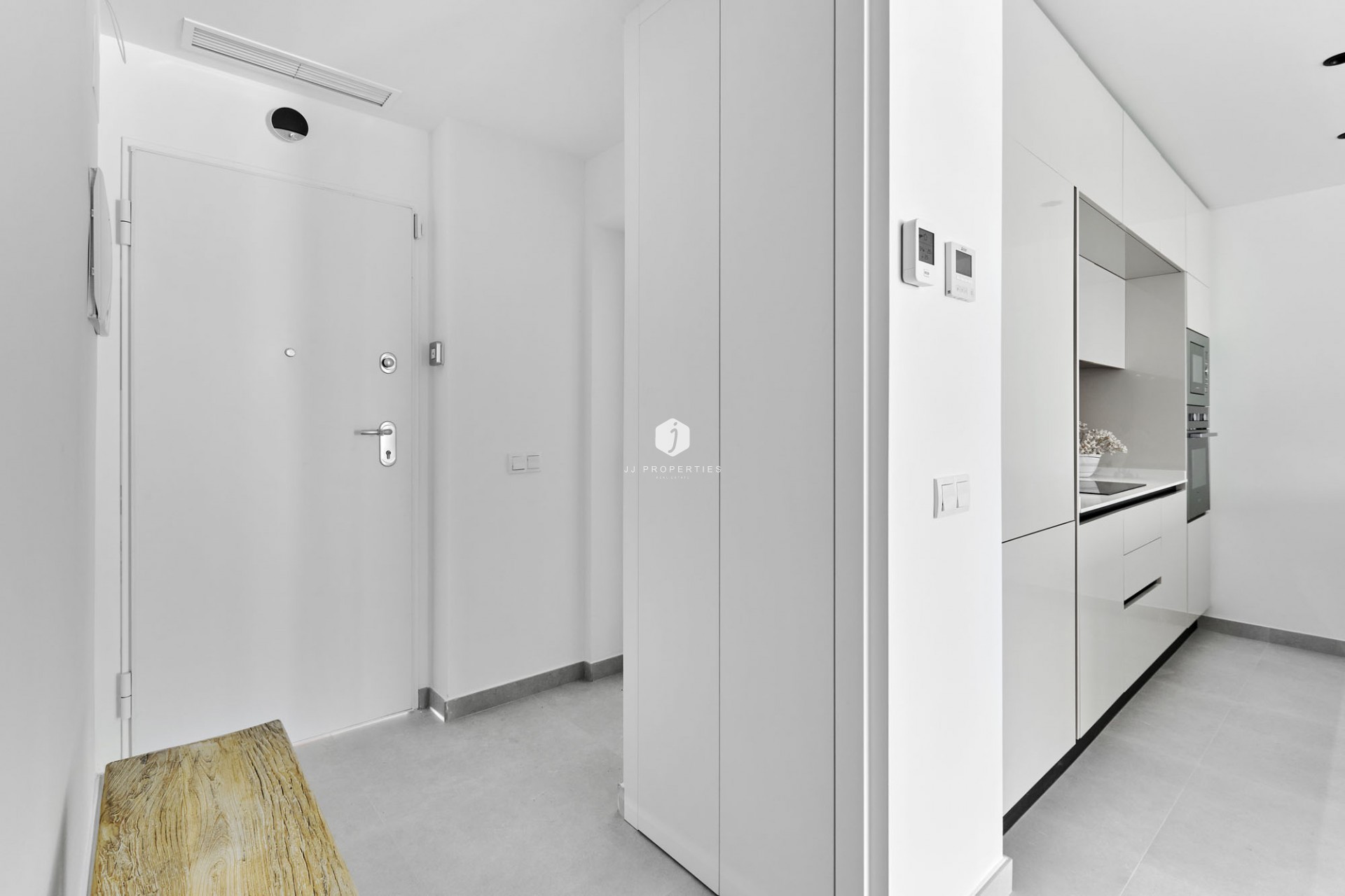 Z drugiej ręki - Szalet -
Torrevieja - Costa Blanca