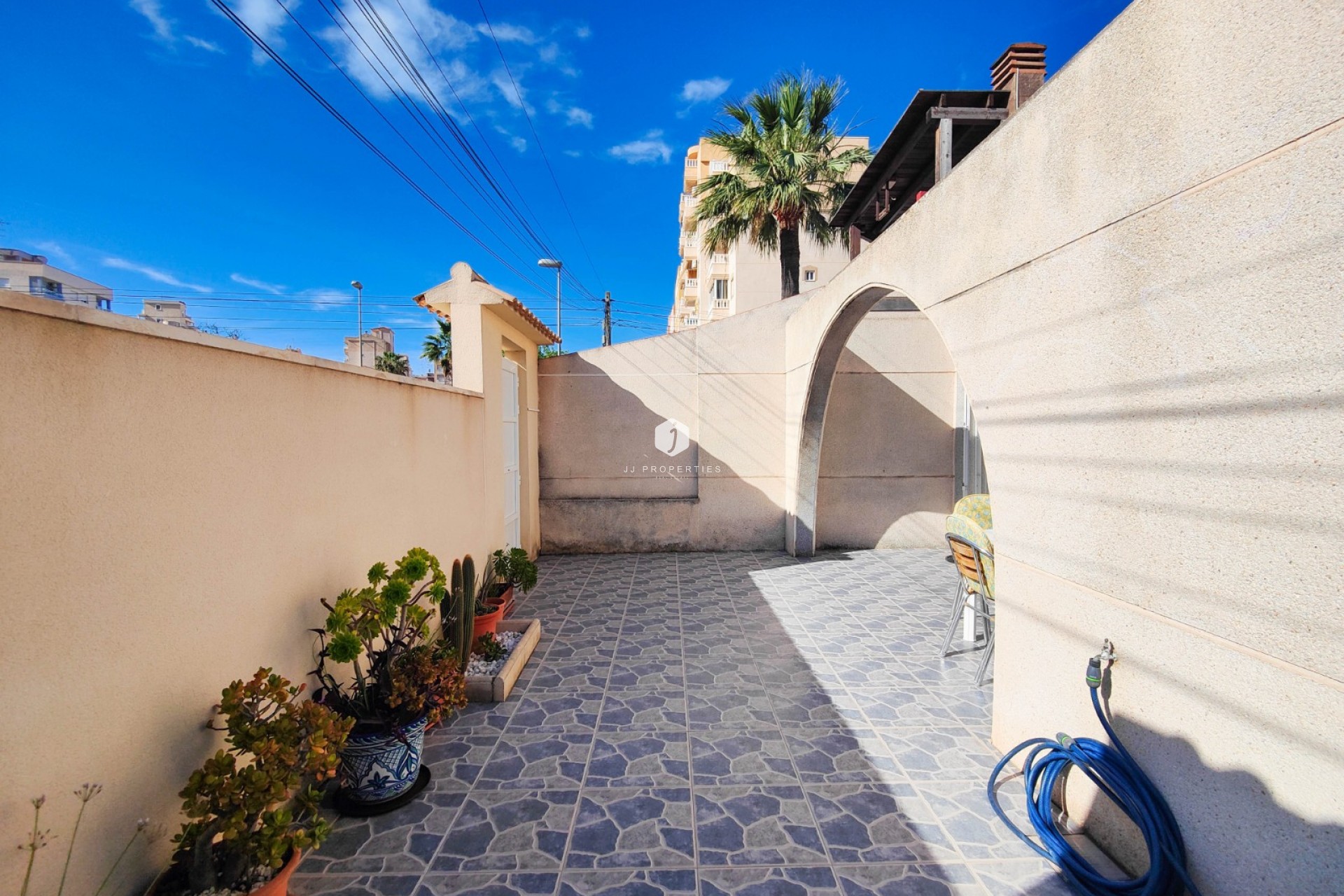 Z drugiej ręki - Szalet -
Torrevieja - Costa Blanca
