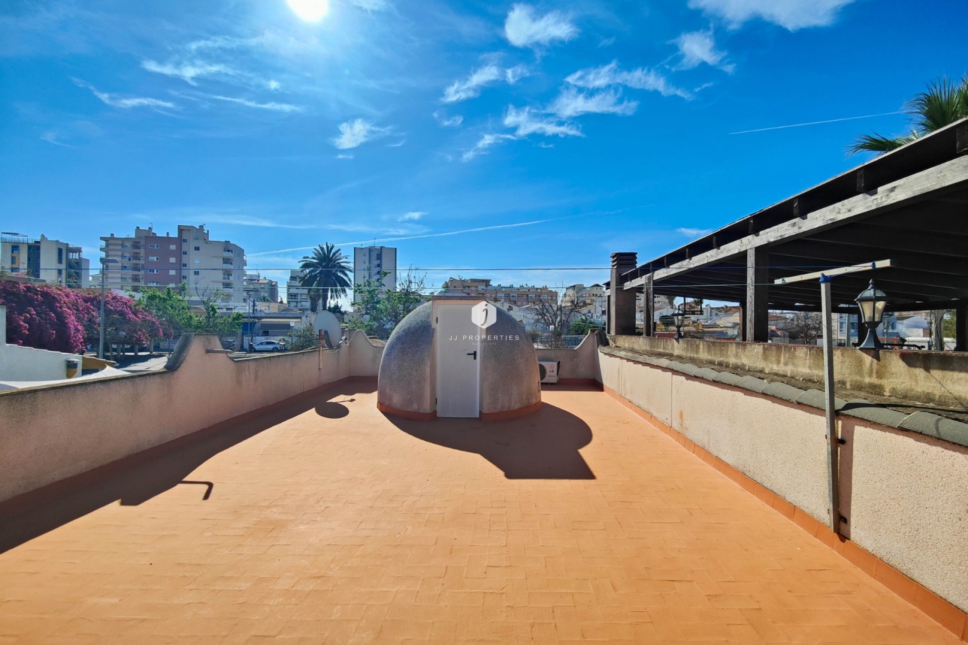 Z drugiej ręki - Szalet -
Torrevieja - Costa Blanca