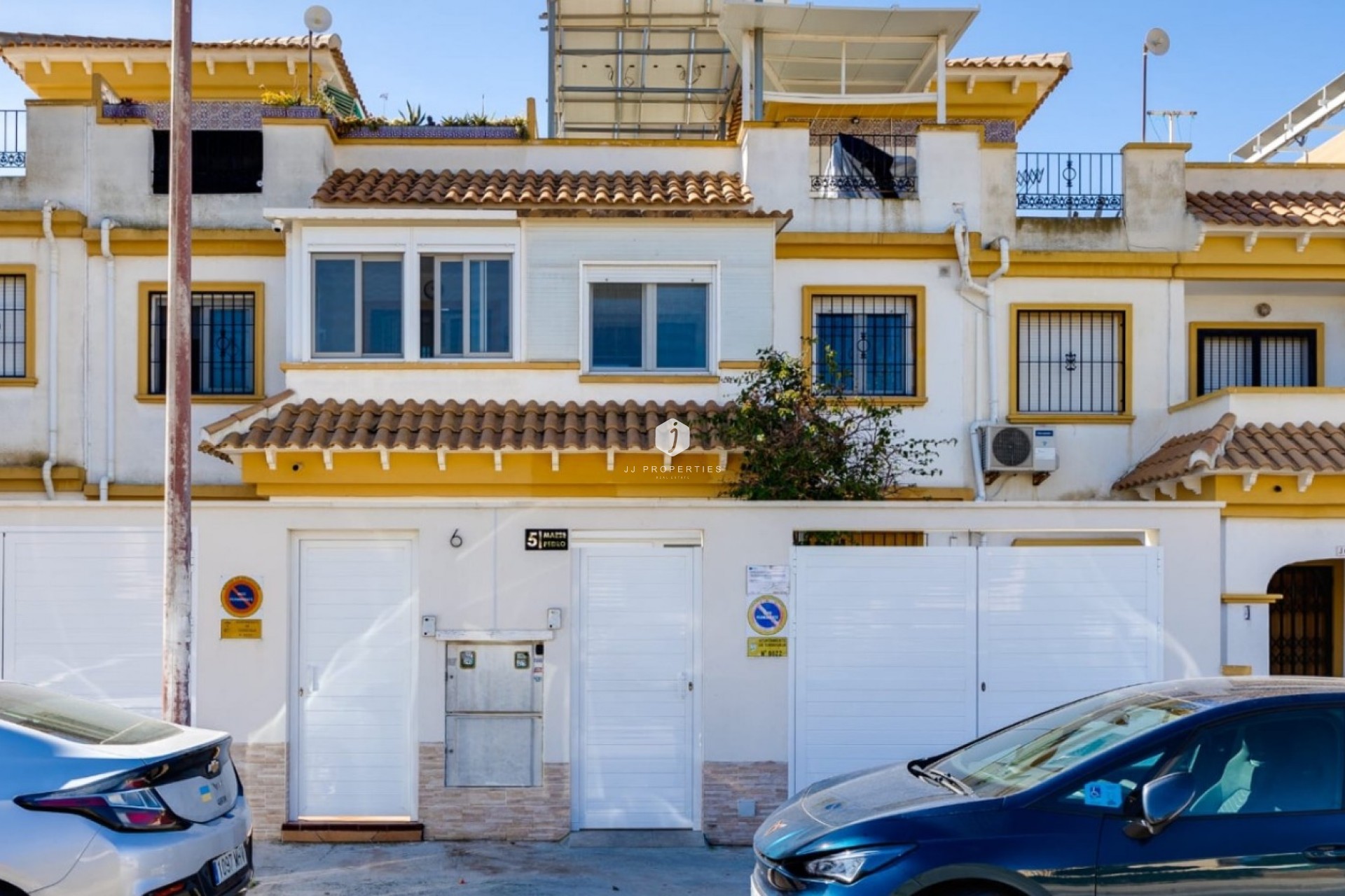 Z drugiej ręki - Szalet -
Torrevieja - Costa Blanca