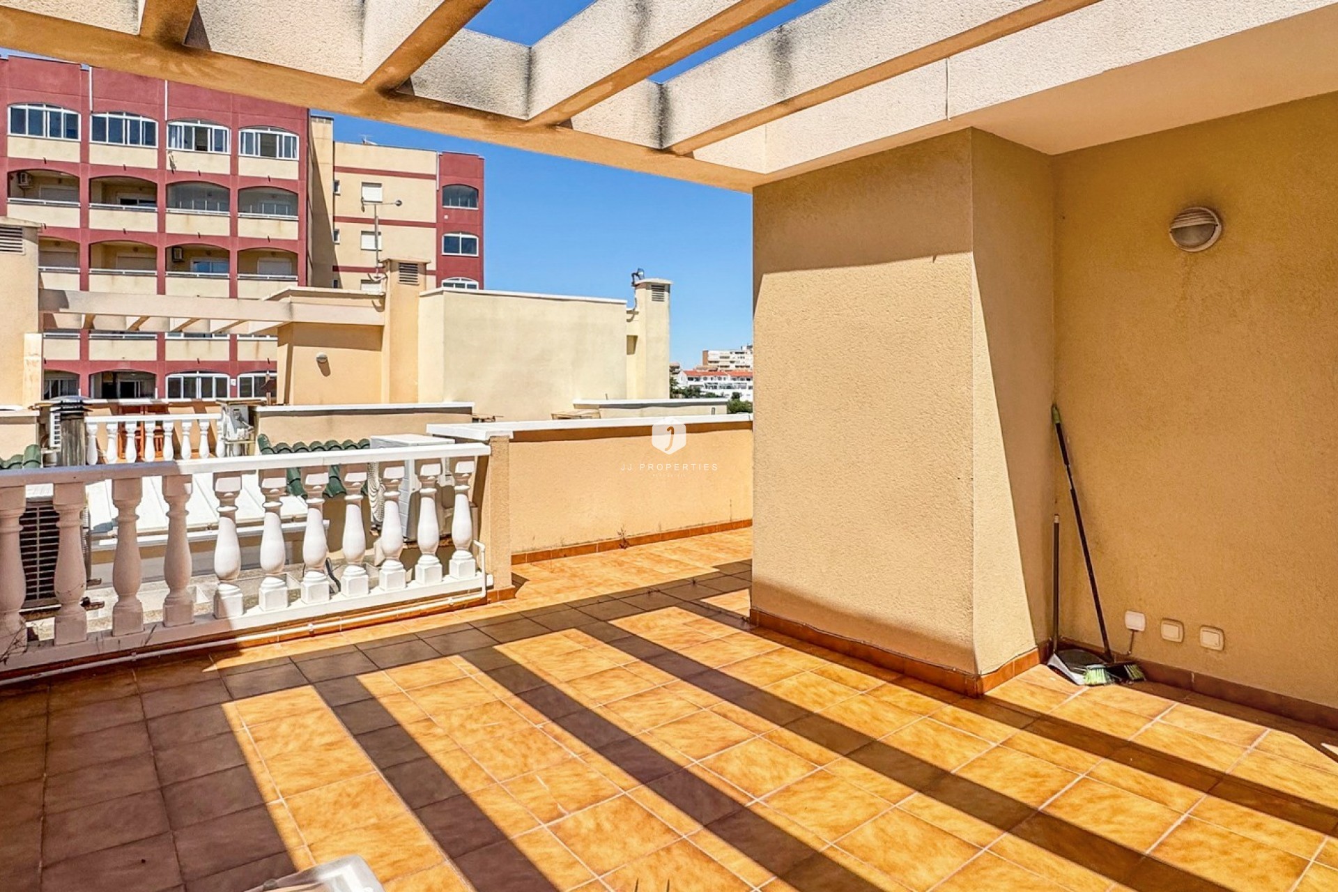 Z drugiej ręki - Szalet -
Torrevieja - Costa Blanca