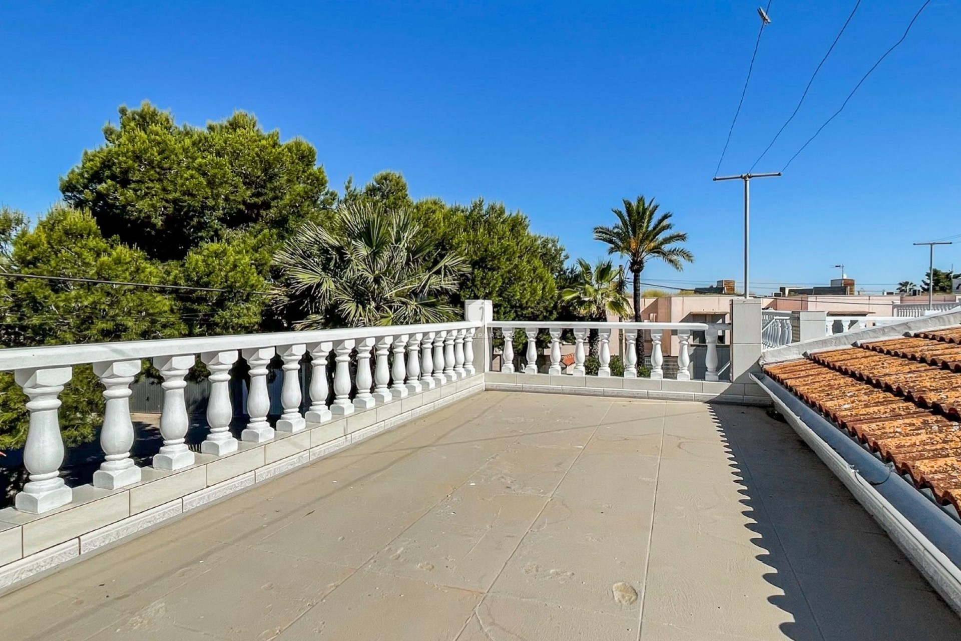 Z drugiej ręki - Szalet -
Torrevieja - Costa Blanca