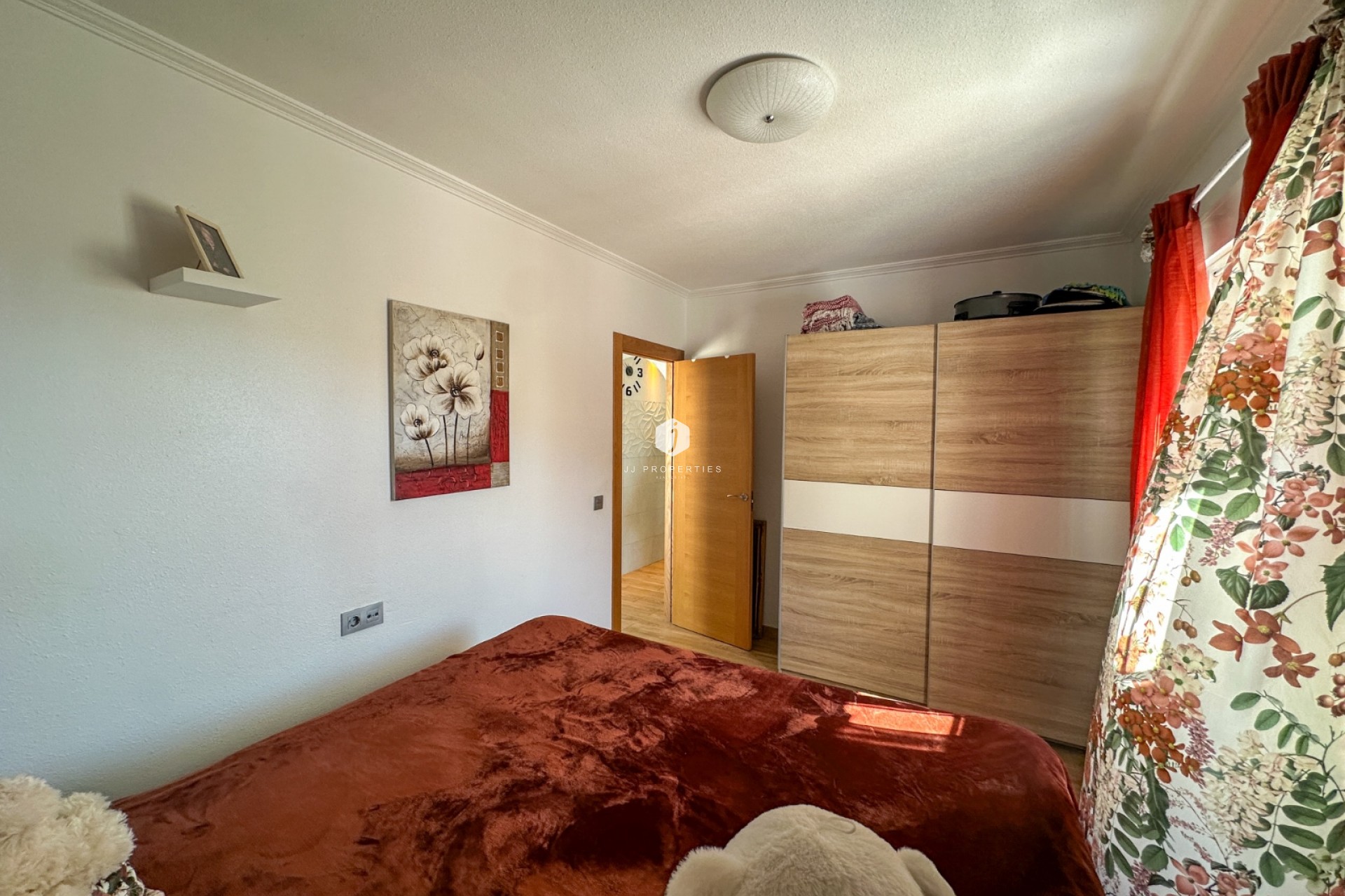 Z drugiej ręki - Szalet -
Torrevieja - Costa Blanca