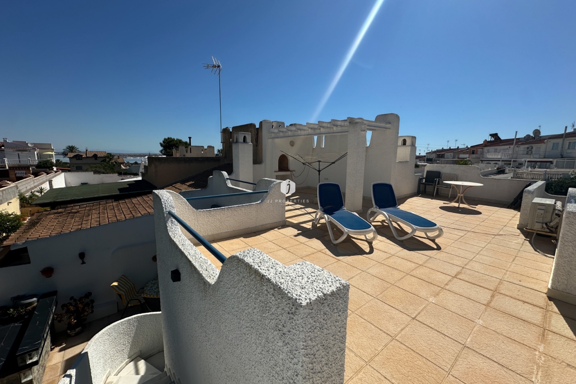 Z drugiej ręki - Szalet -
Torrevieja - Costa Blanca
