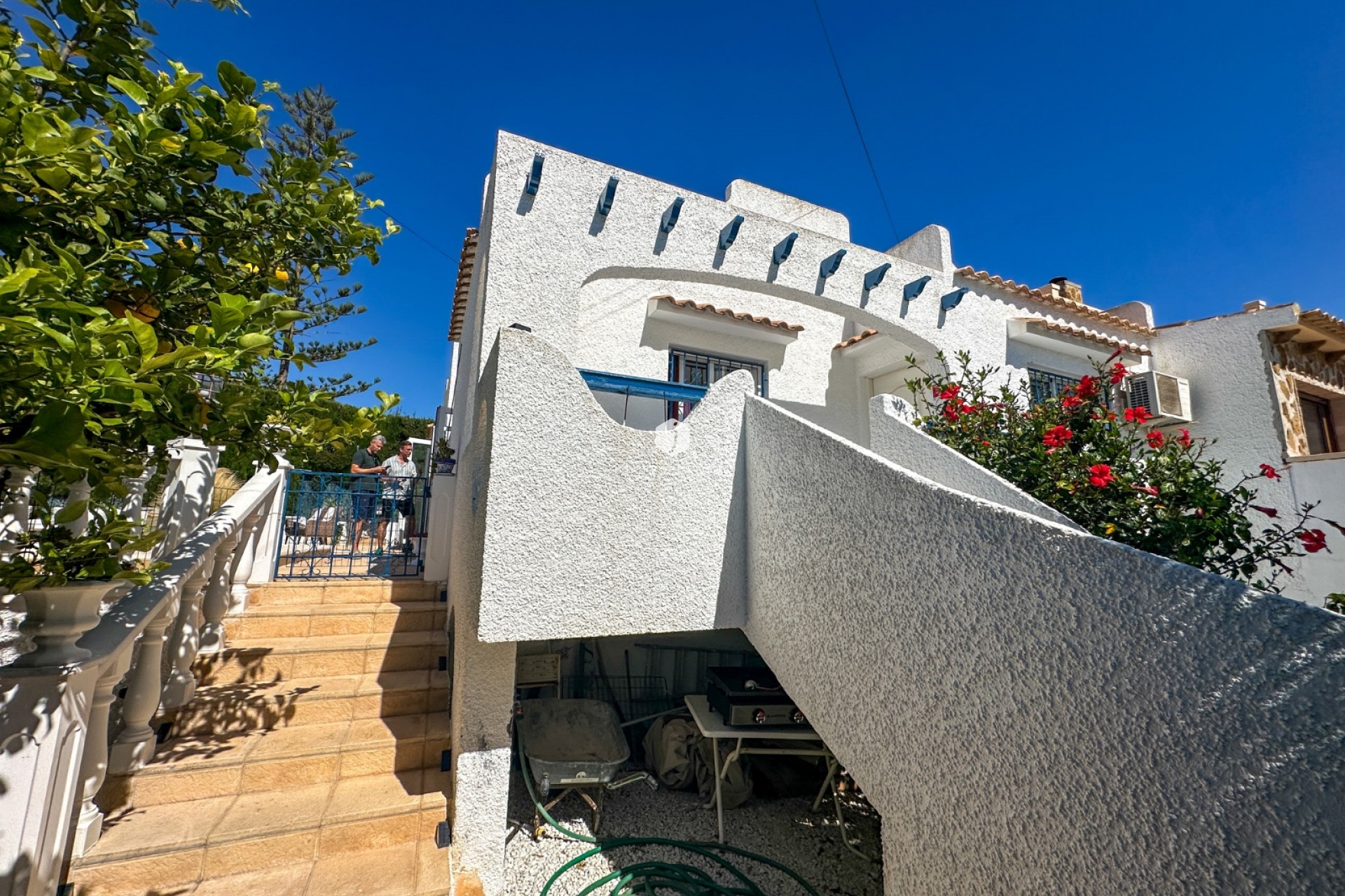 Z drugiej ręki - Szalet -
Torrevieja - Costa Blanca
