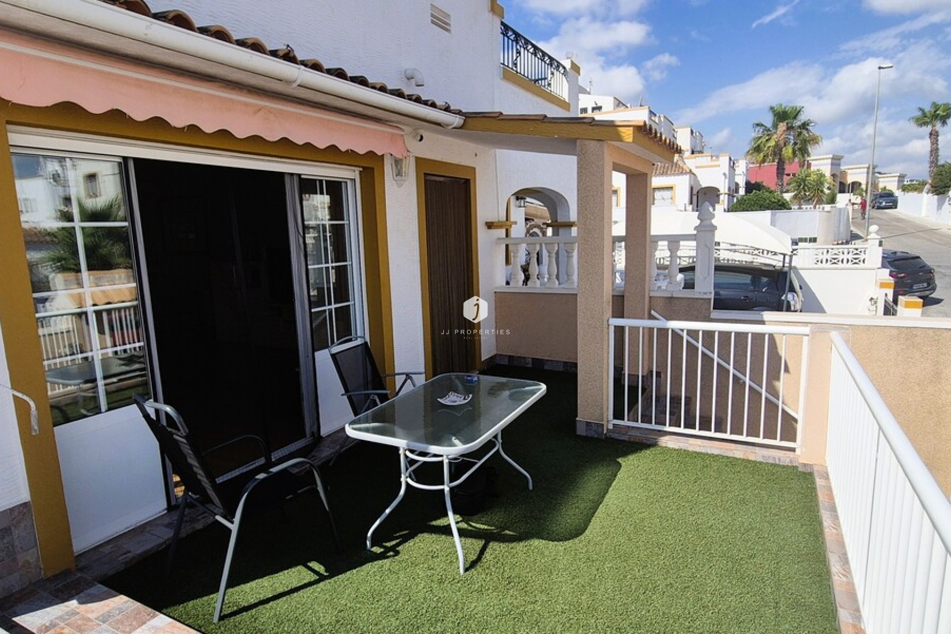 Z drugiej ręki - Szalet -
Torrevieja - Costa Blanca