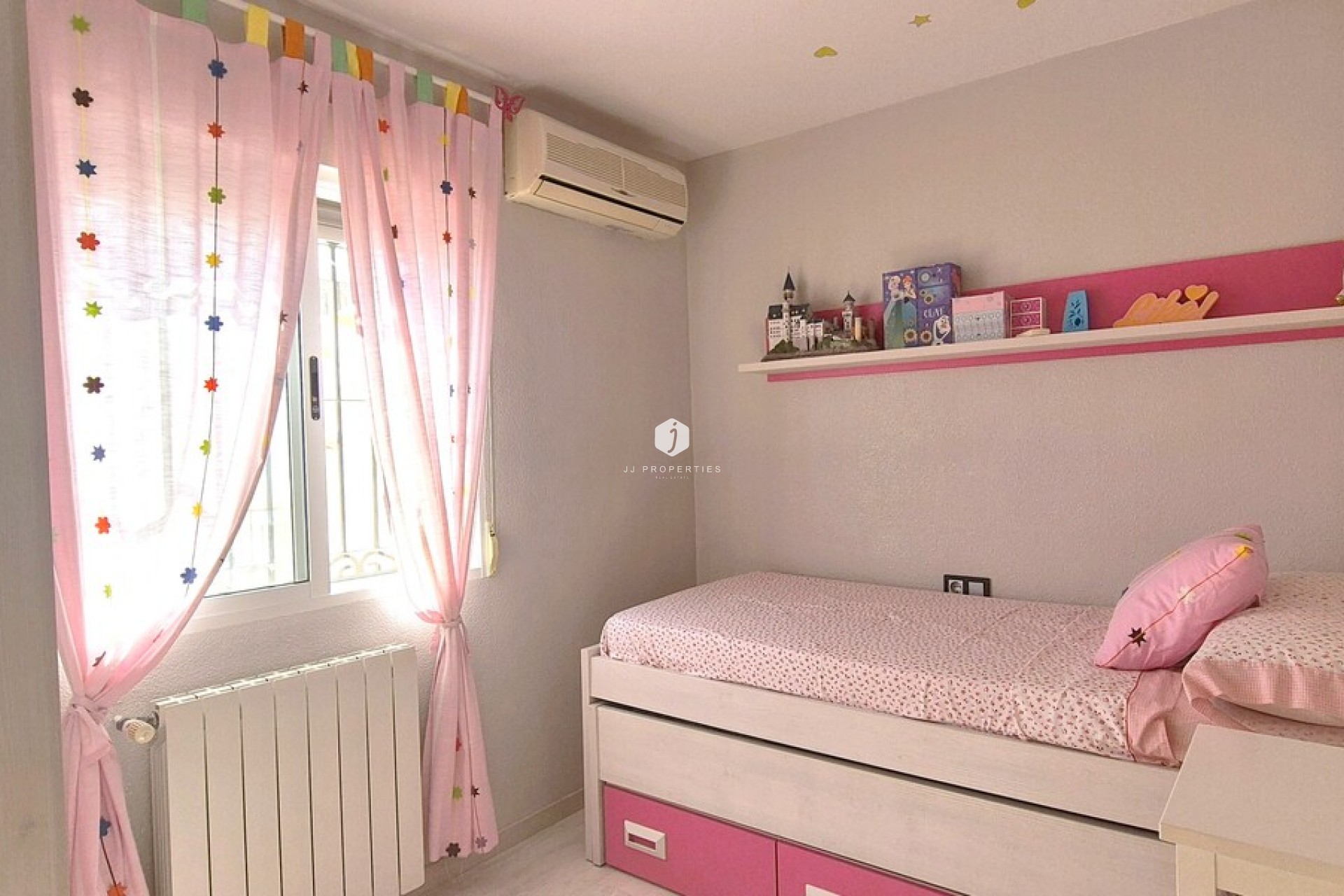 Z drugiej ręki - Szalet -
Torrevieja - Costa Blanca
