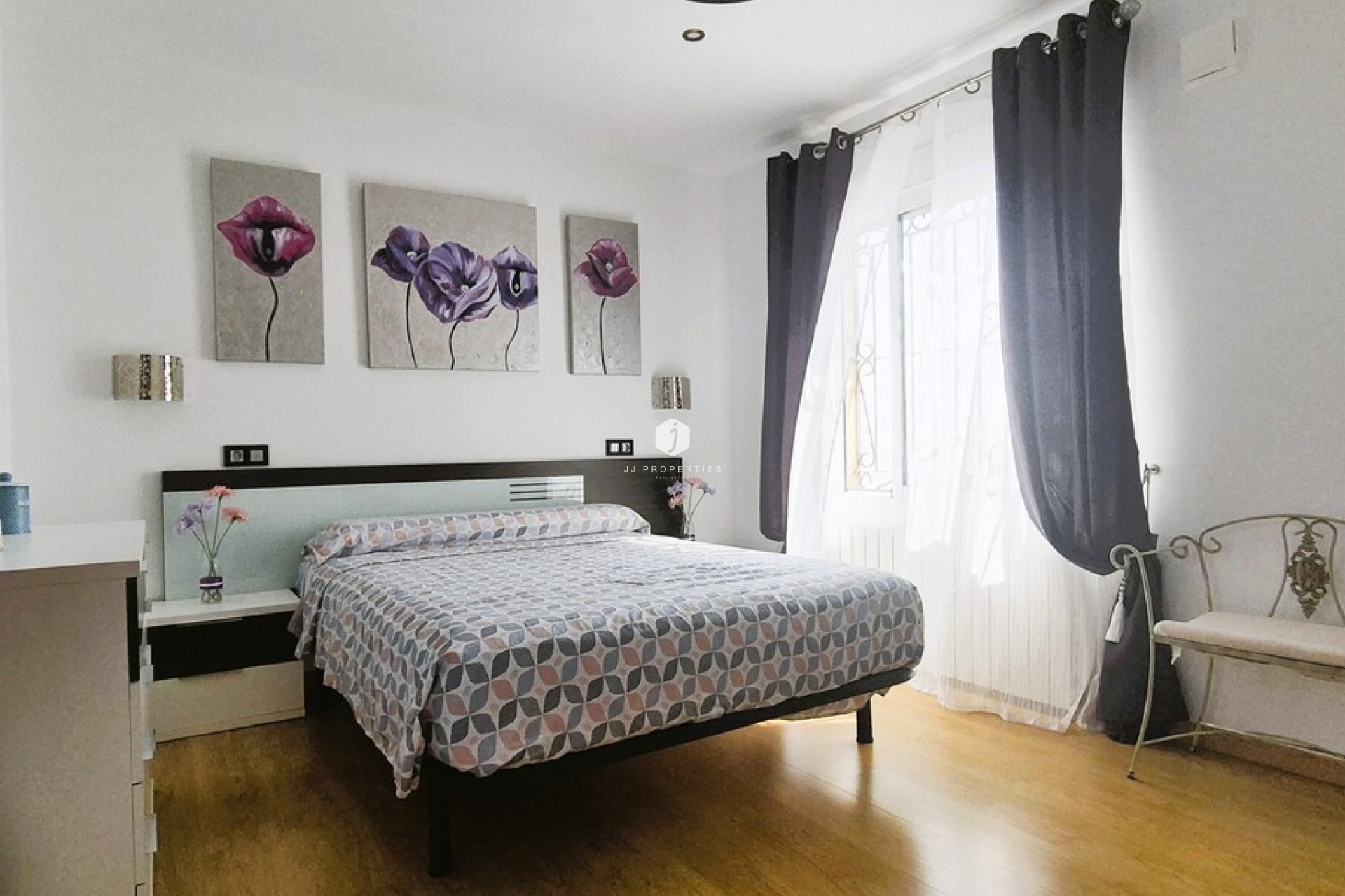 Z drugiej ręki - Szalet -
Torrevieja - Costa Blanca