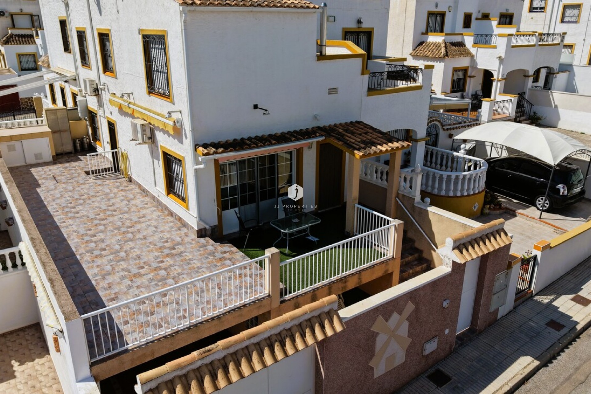 Z drugiej ręki - Szalet -
Torrevieja - Costa Blanca