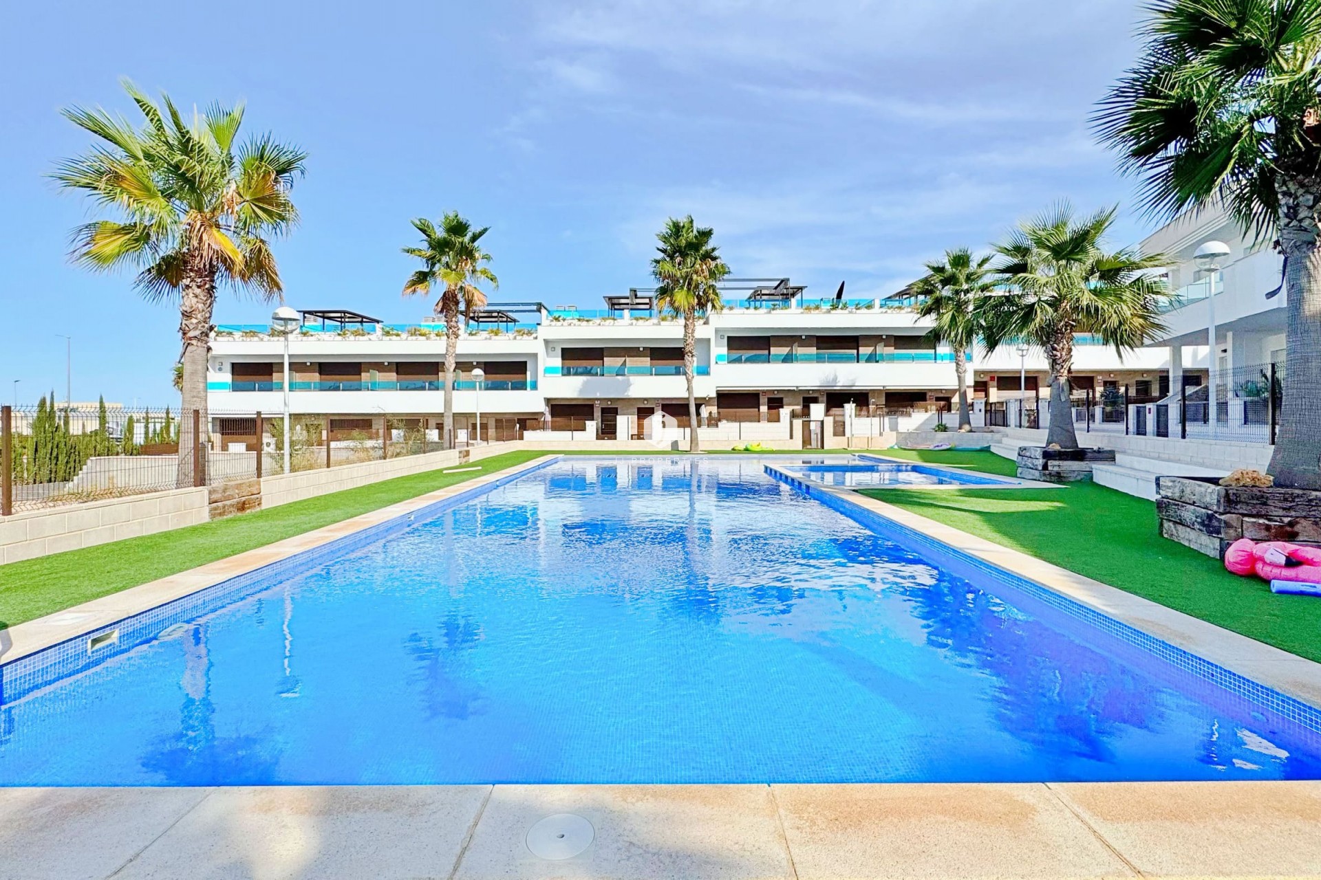 Z drugiej ręki - Szalet -
Torrevieja - Costa Blanca