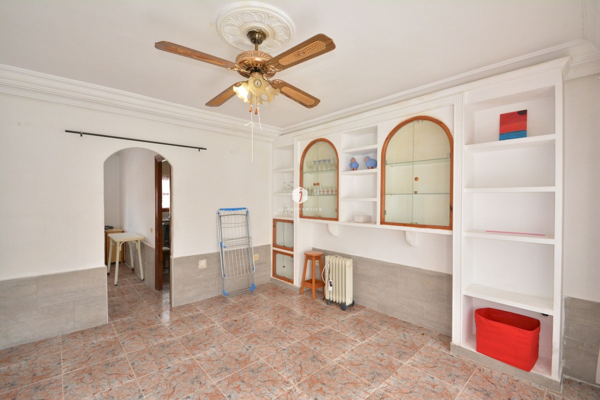 Z drugiej ręki - Szalet -
Torrevieja - Costa Blanca