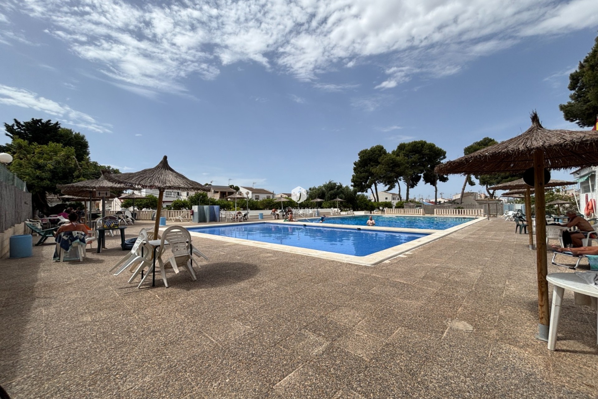 Z drugiej ręki - Szalet -
Torrevieja - Costa Blanca