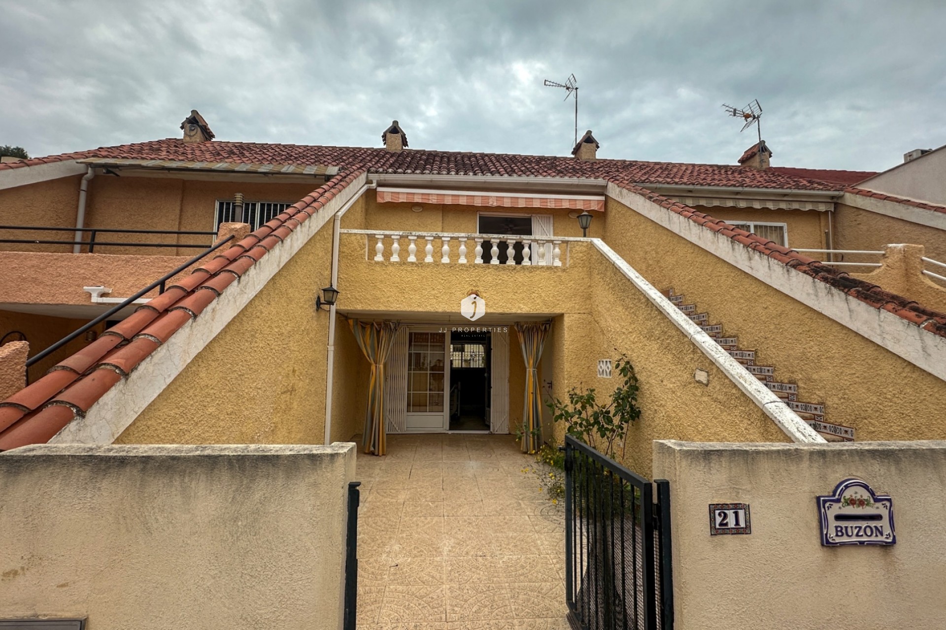 Z drugiej ręki - Szalet -
Torrevieja - Costa Blanca