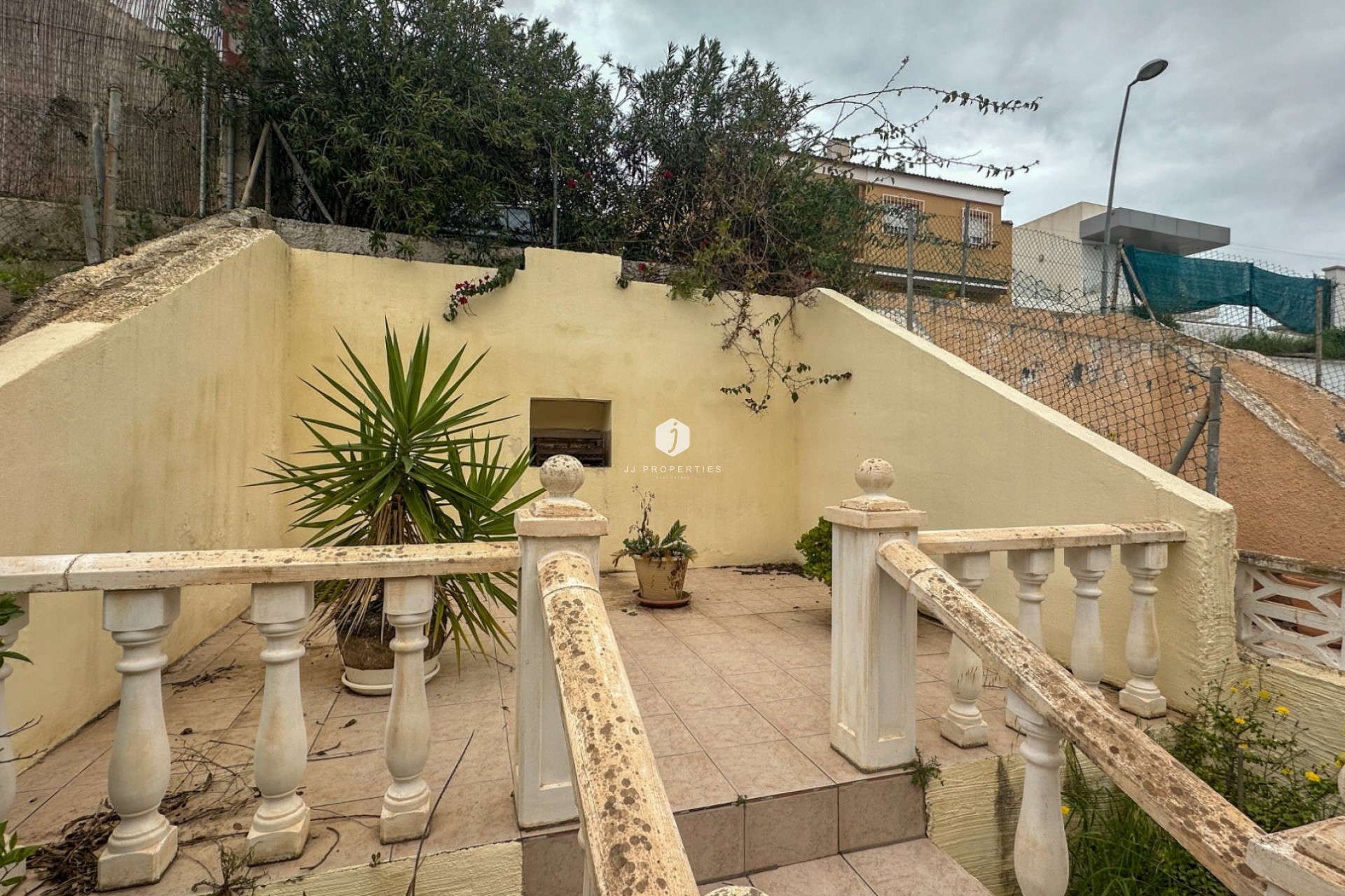 Z drugiej ręki - Szalet -
Torrevieja - Costa Blanca