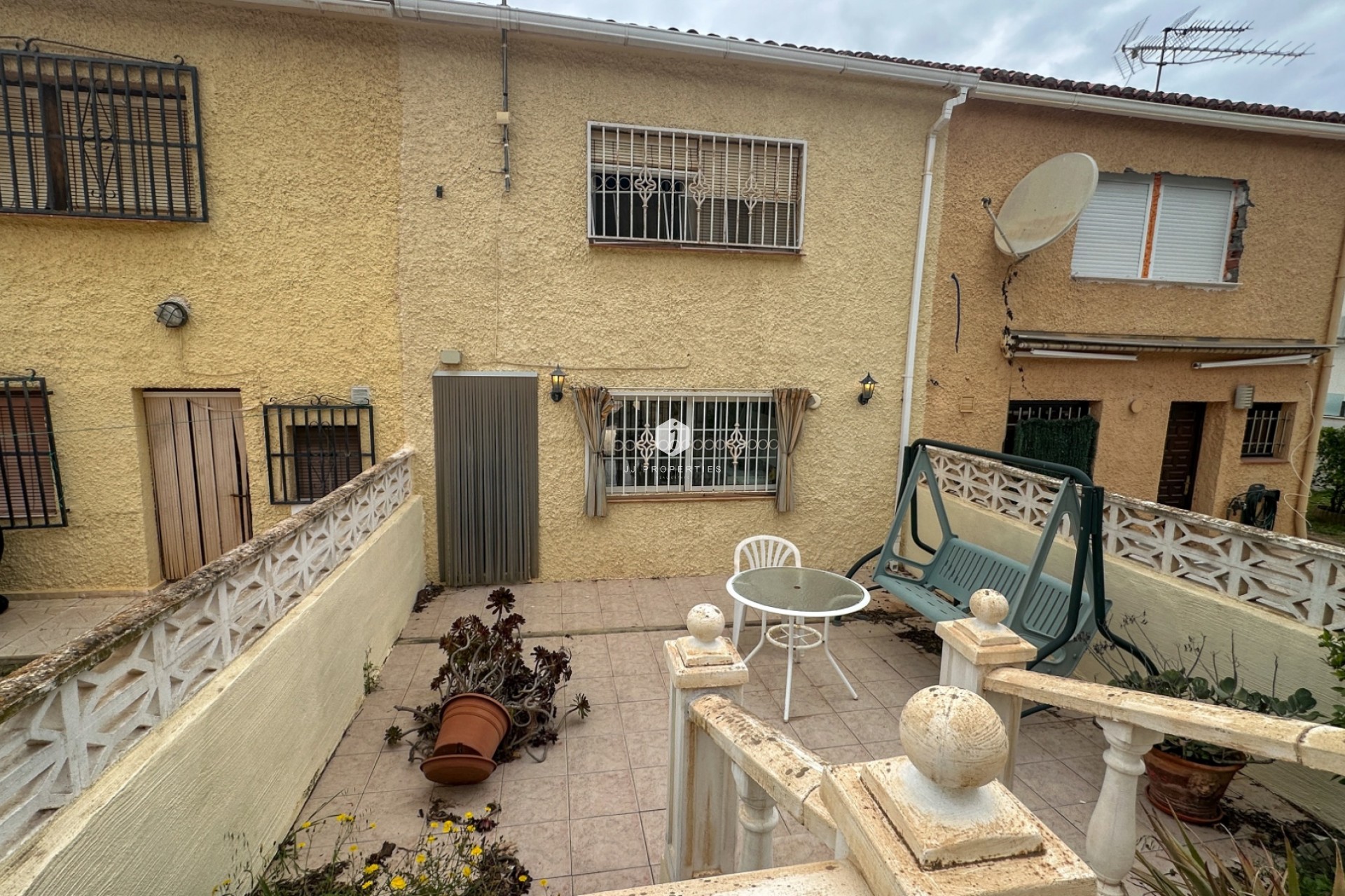 Z drugiej ręki - Szalet -
Torrevieja - Costa Blanca