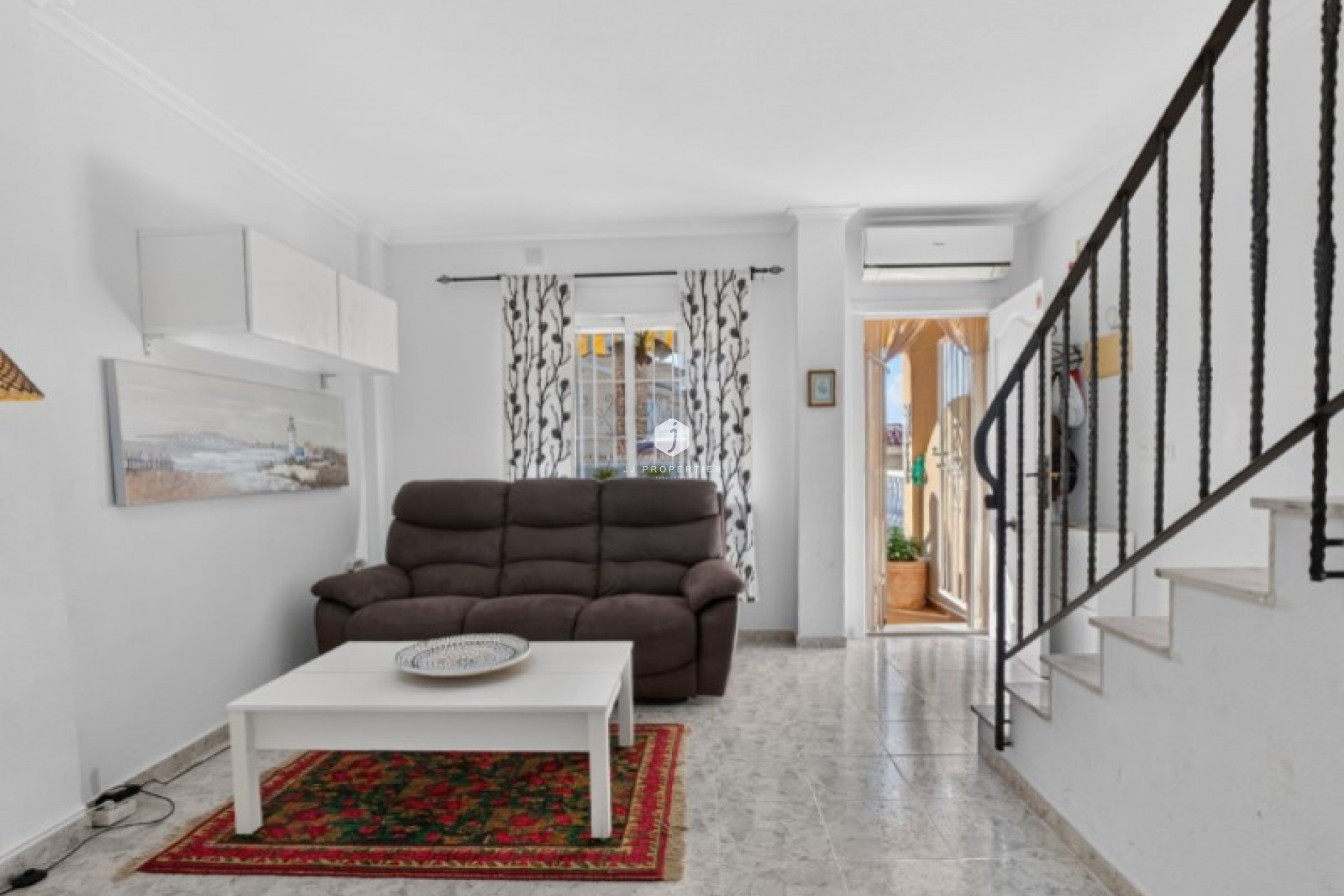 Z drugiej ręki - Szalet -
Torrevieja - Costa Blanca