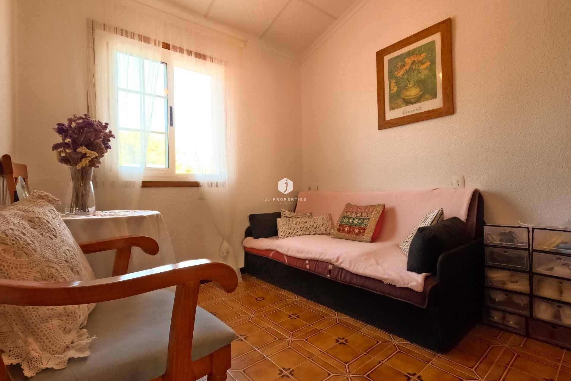 Z drugiej ręki - Szalet -
Torrevieja - El Acequión - Los Náufragos