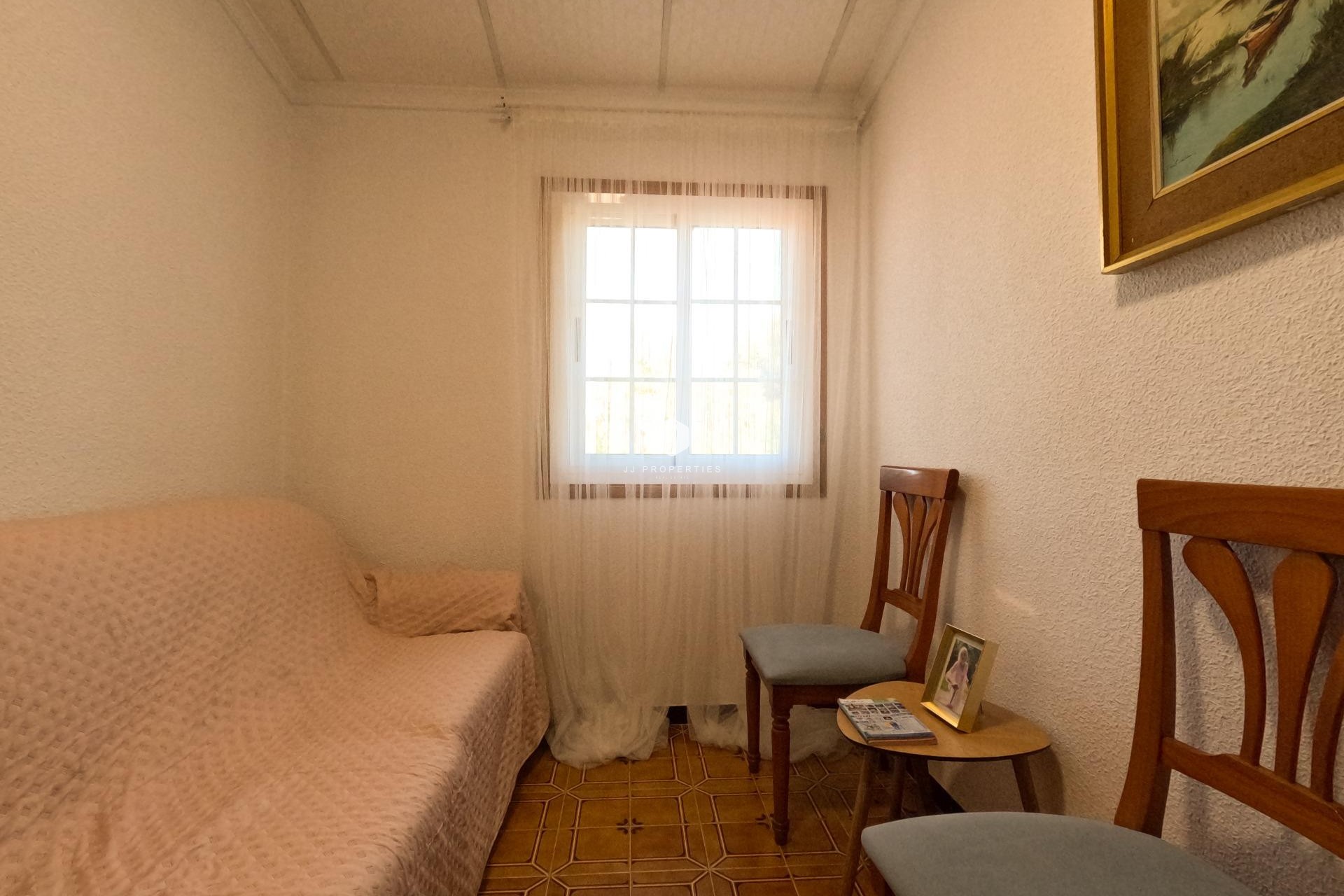 Z drugiej ręki - Szalet -
Torrevieja - El Acequión - Los Náufragos