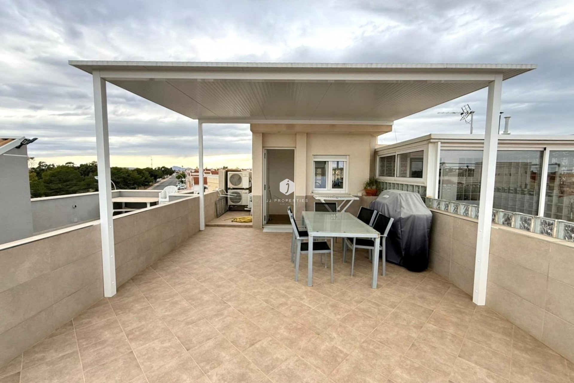 Z drugiej ręki - Szalet -
Torrevieja - El chaparral
