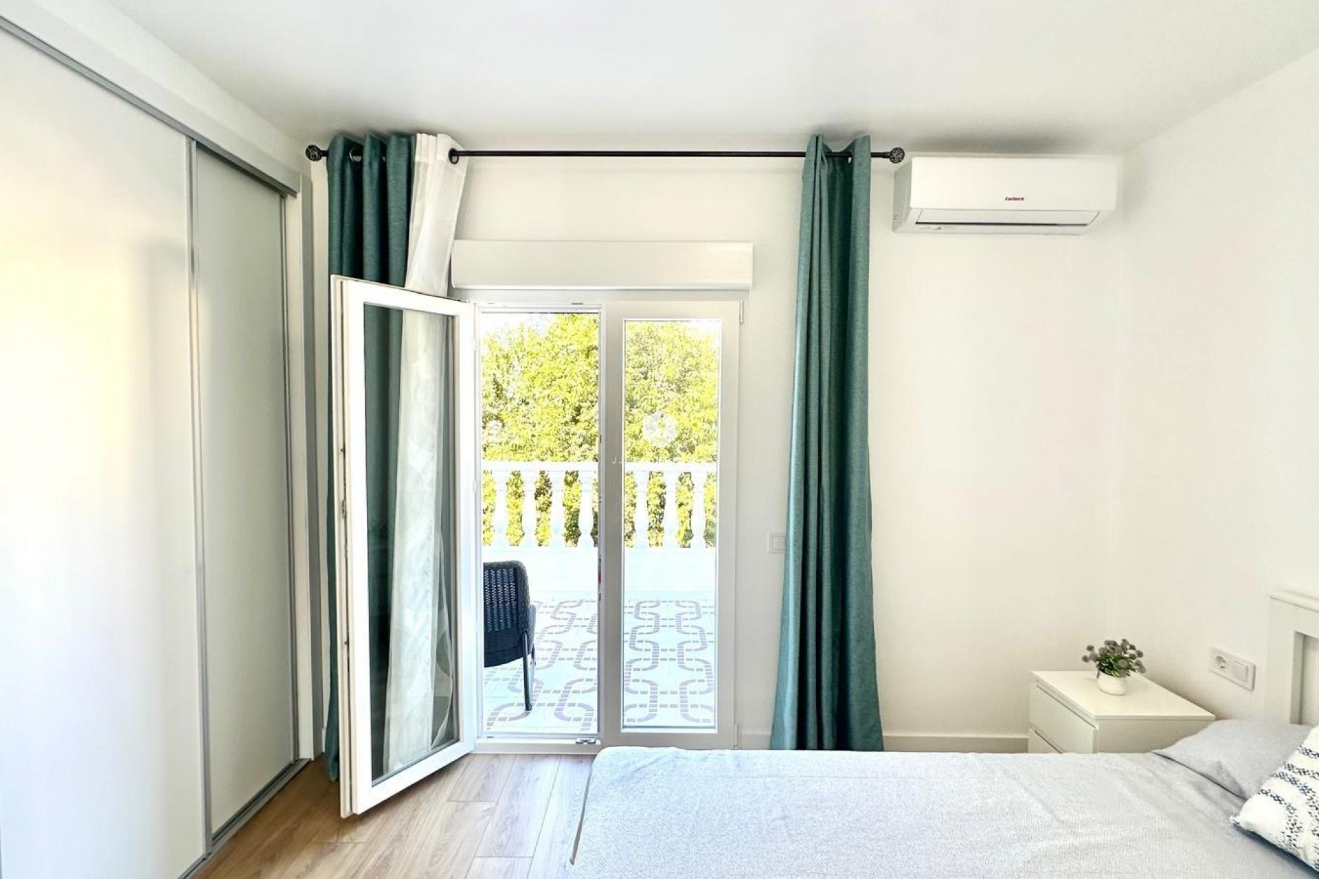 Z drugiej ręki - Szalet -
Torrevieja - Estacion de autobuses