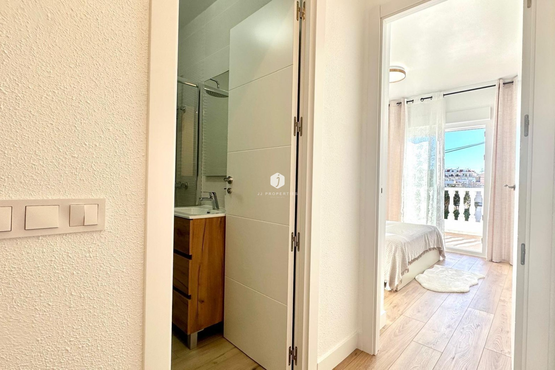 Z drugiej ręki - Szalet -
Torrevieja - Estacion de autobuses