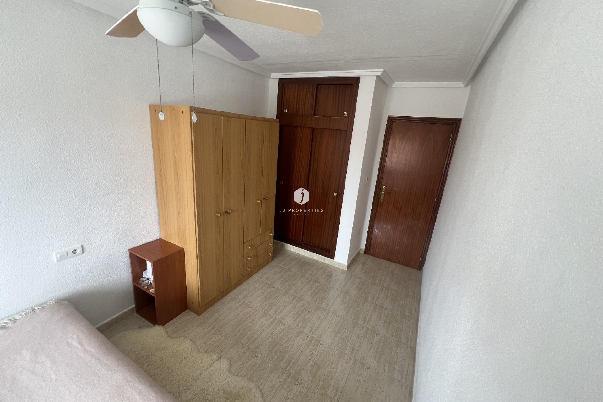 Z drugiej ręki - Szalet -
Torrevieja - La Siesta - El Salado - Torreta