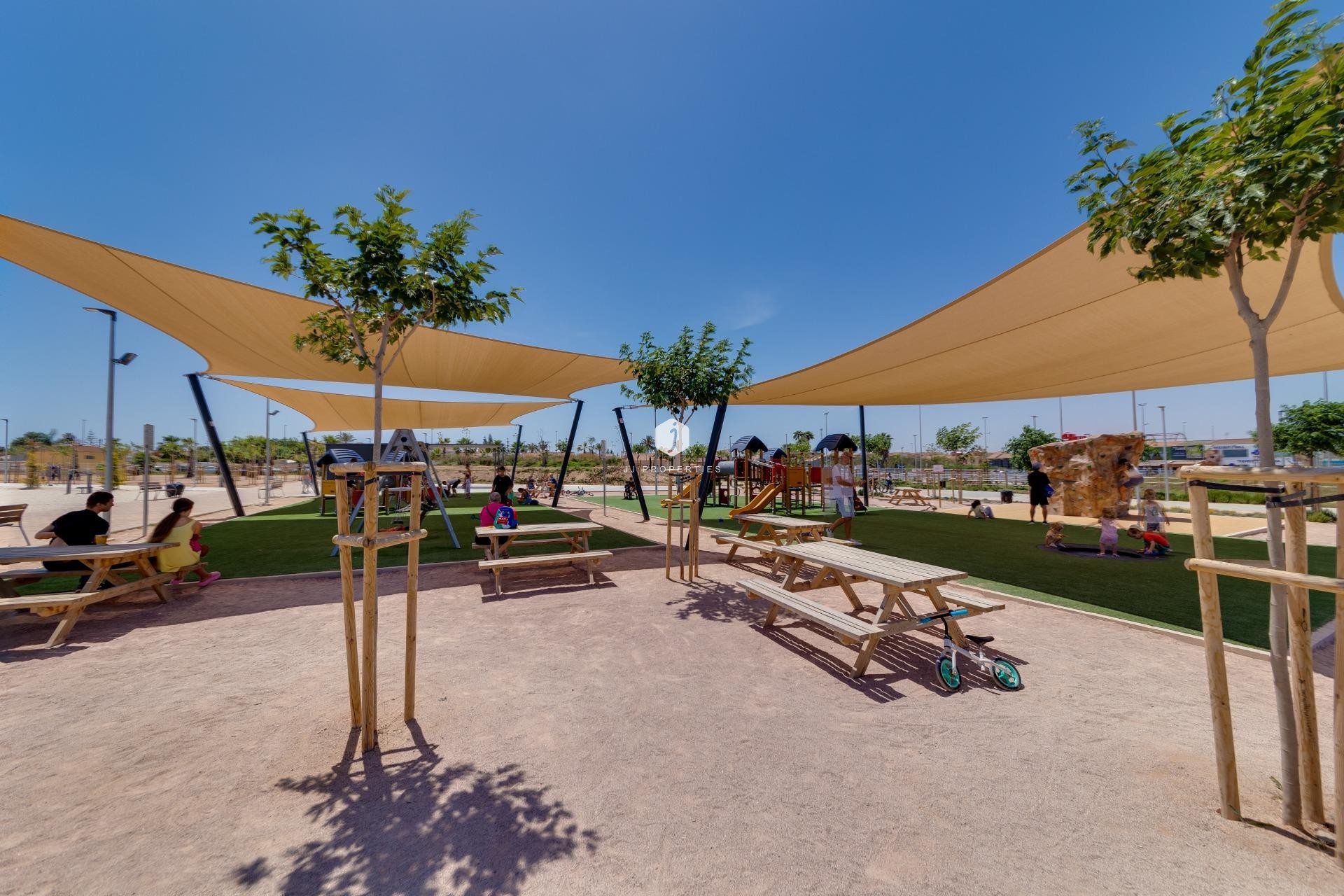 Z drugiej ręki - Szalet -
Torrevieja - La Siesta - El Salado - Torreta