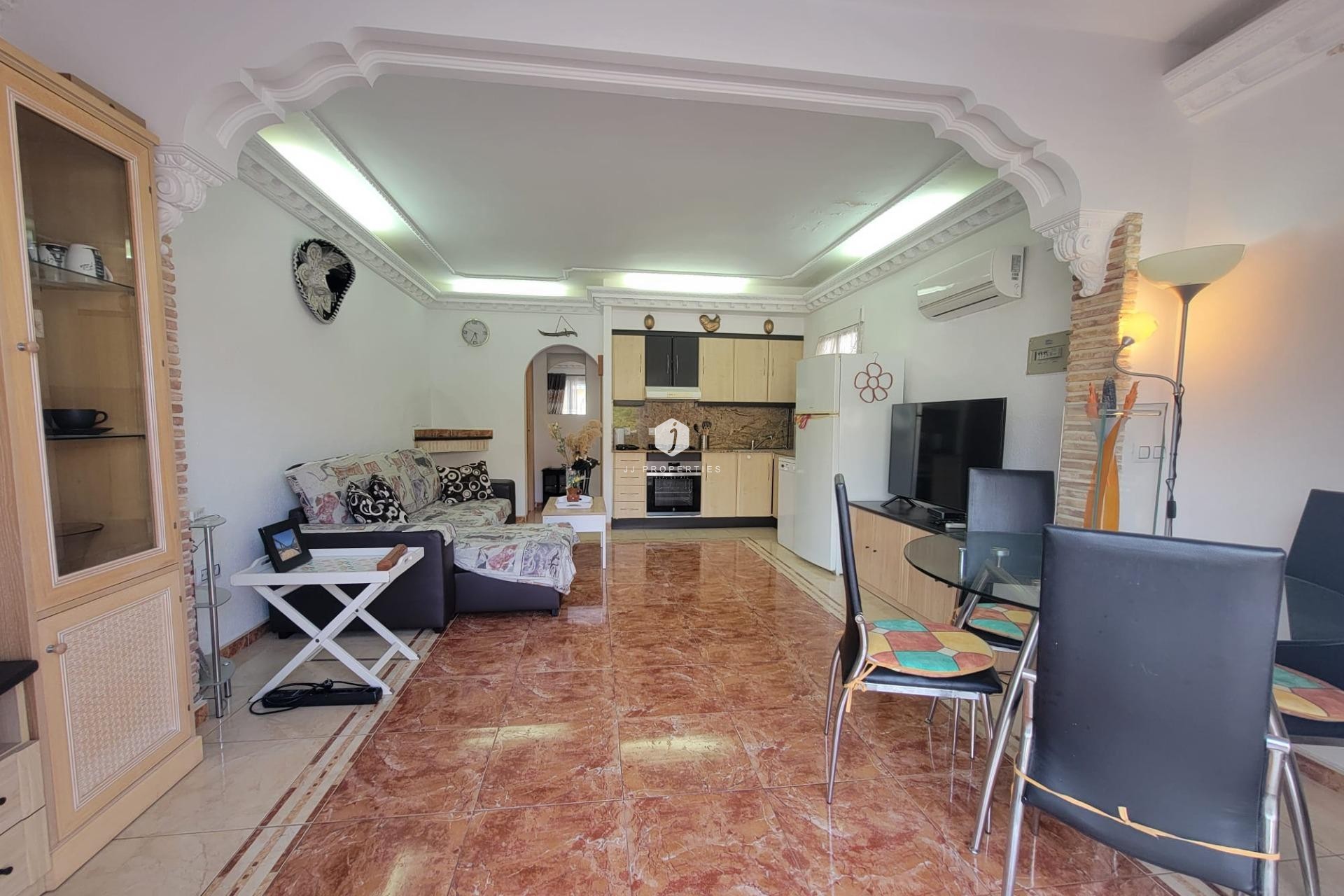 Z drugiej ręki - Szalet -
Torrevieja - La Siesta - El Salado - Torreta