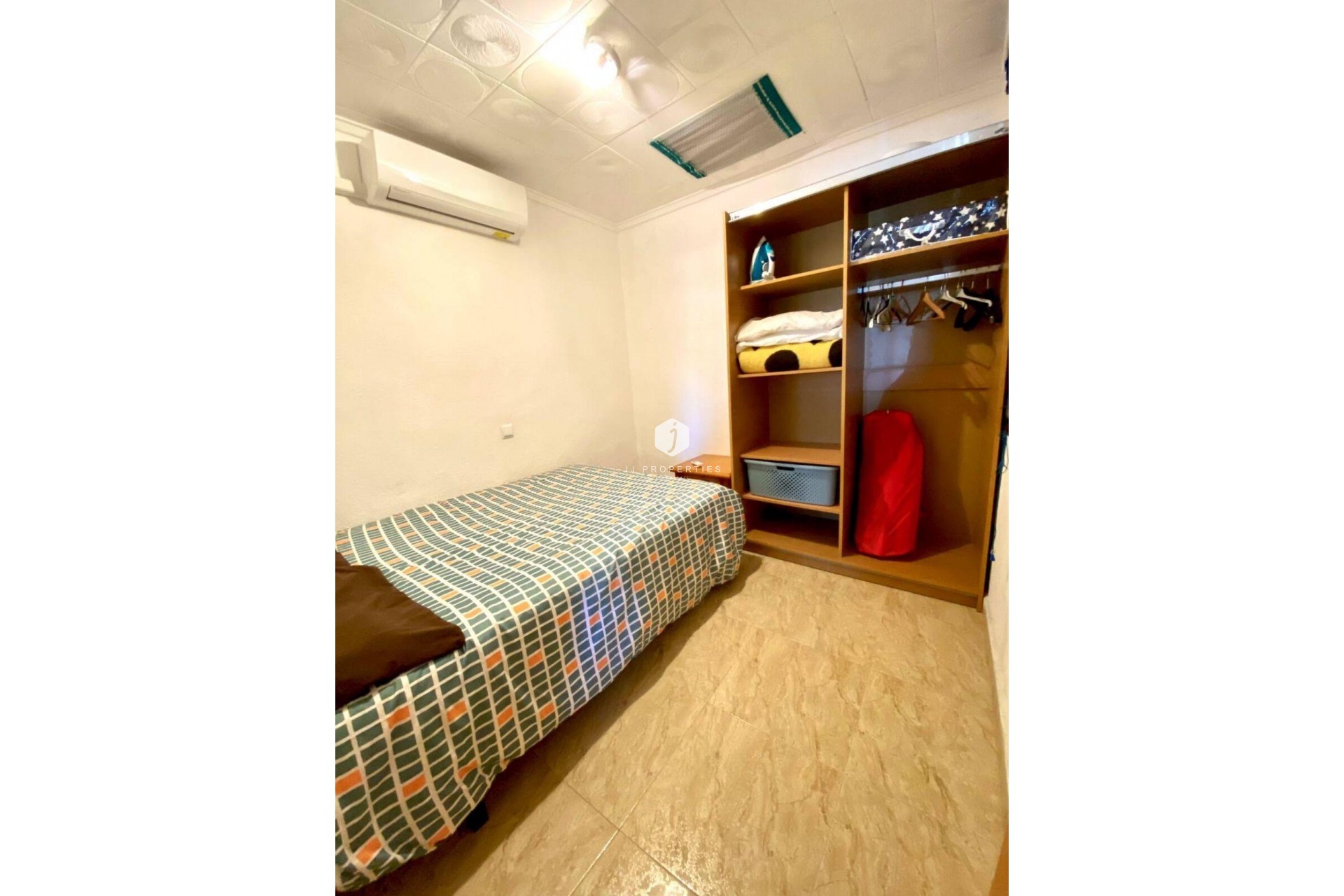 Z drugiej ręki - Szalet -
Torrevieja - La Siesta - El Salado - Torreta