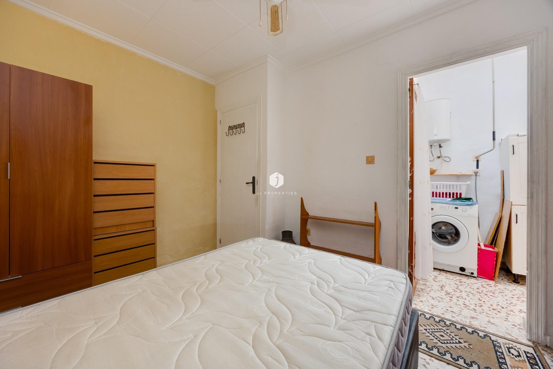 Z drugiej ręki - Szalet -
Torrevieja - La Siesta - El Salado - Torreta
