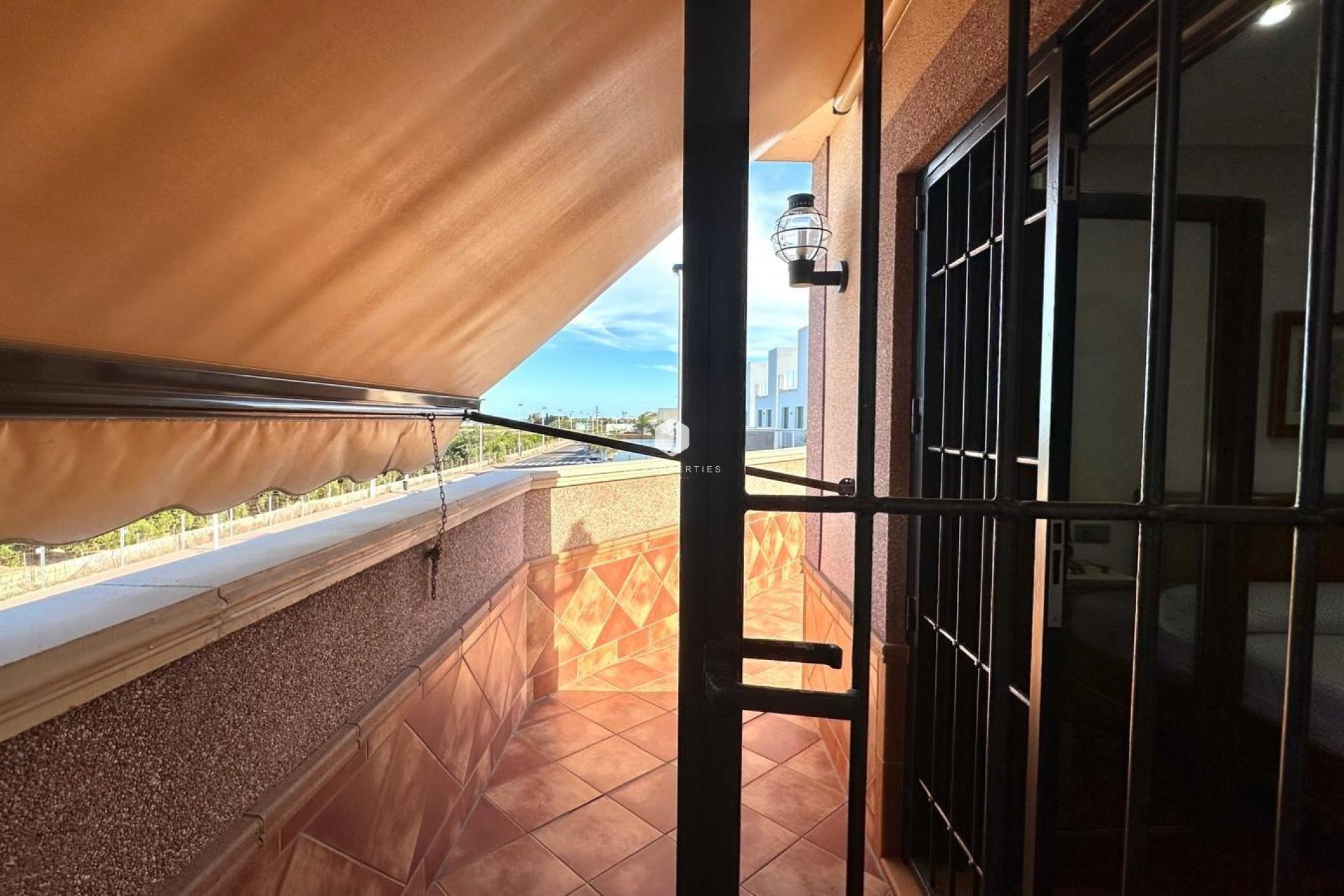 Z drugiej ręki - Szalet -
Torrevieja - La siesta