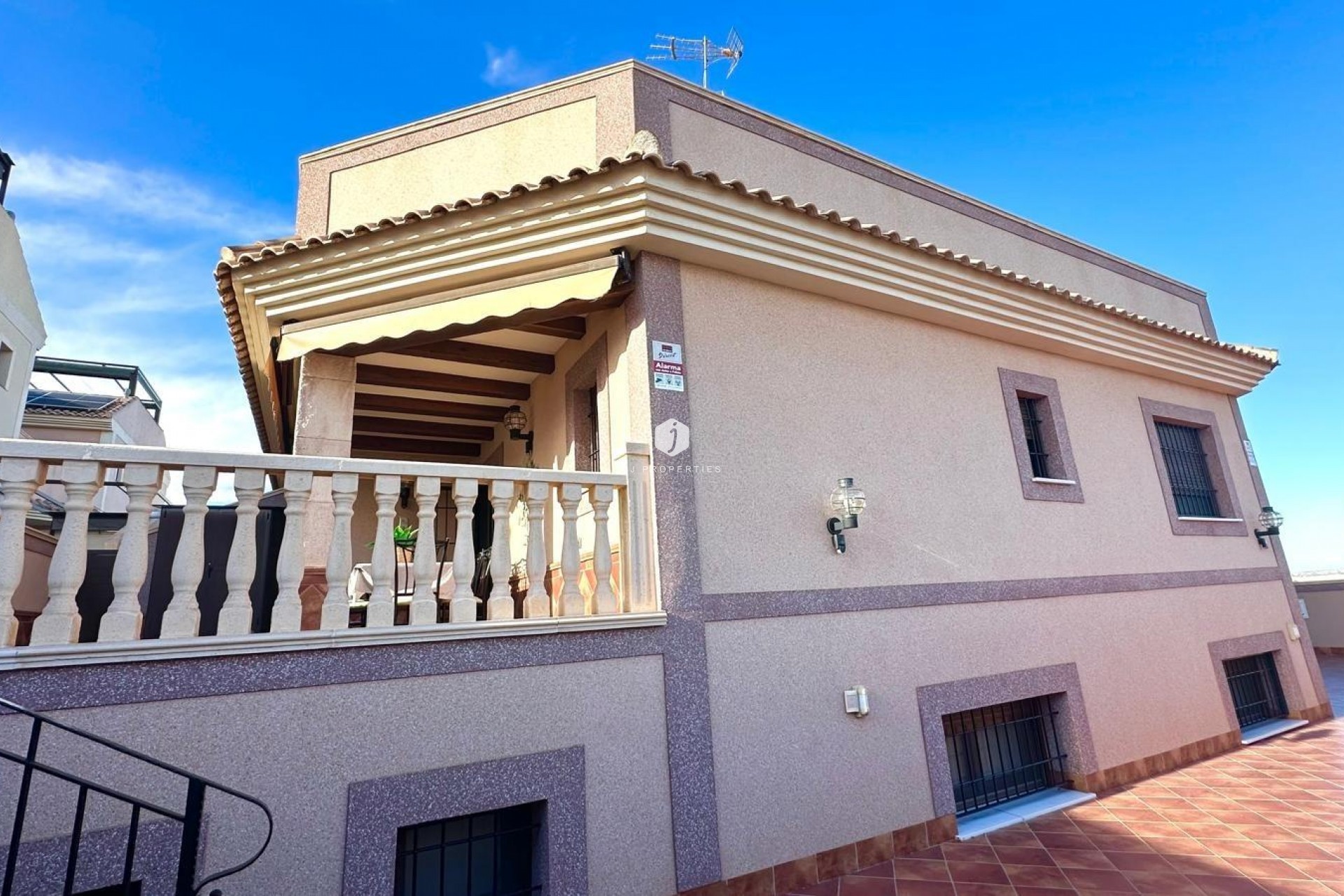 Z drugiej ręki - Szalet -
Torrevieja - La siesta