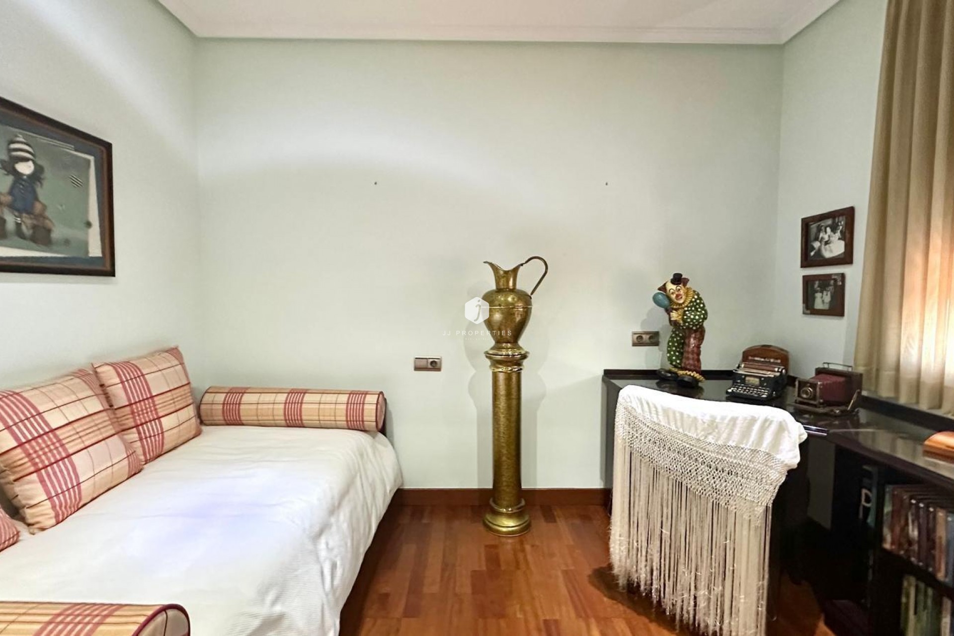 Z drugiej ręki - Szalet -
Torrevieja - La siesta