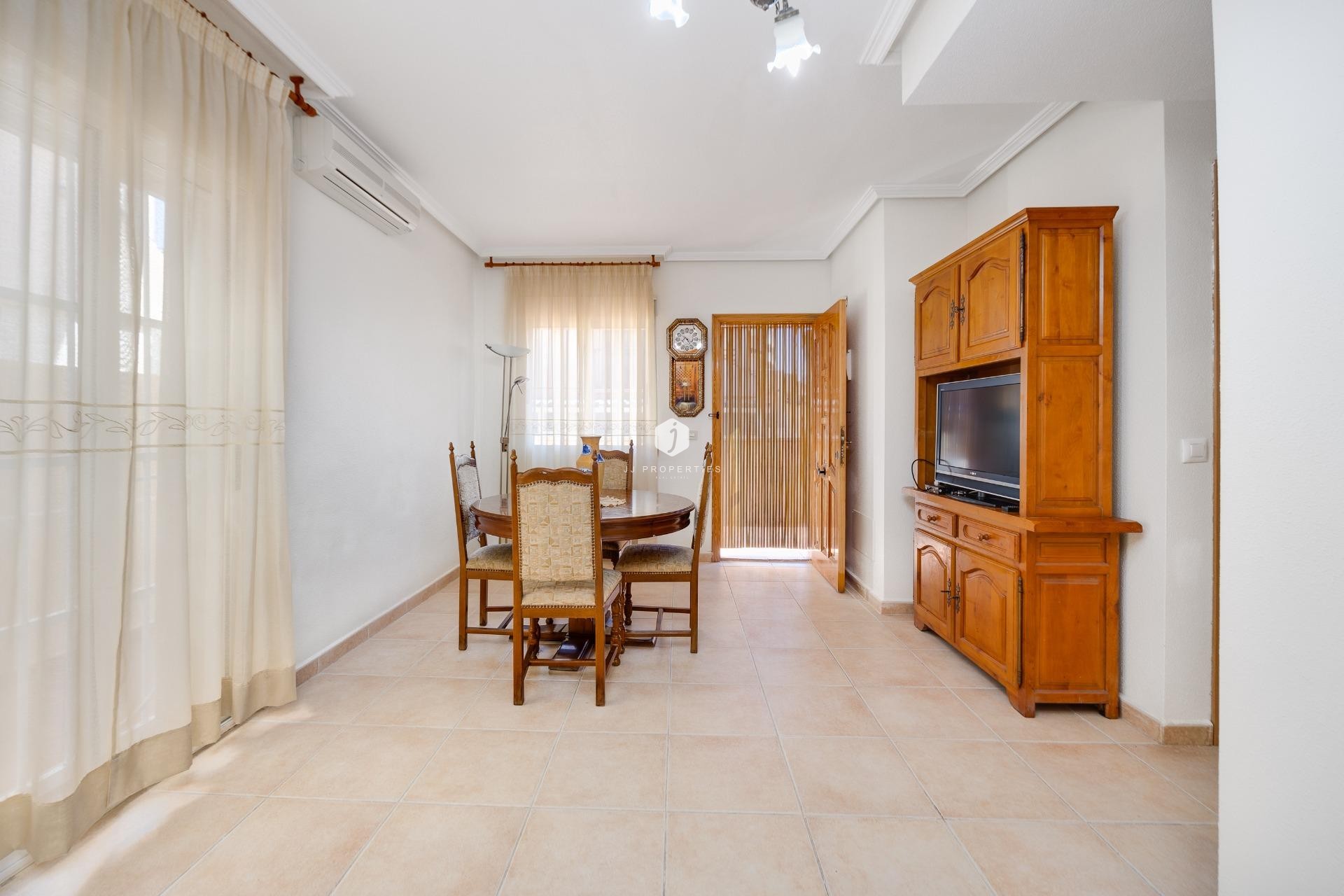 Z drugiej ręki - Szalet -
Torrevieja - La veleta