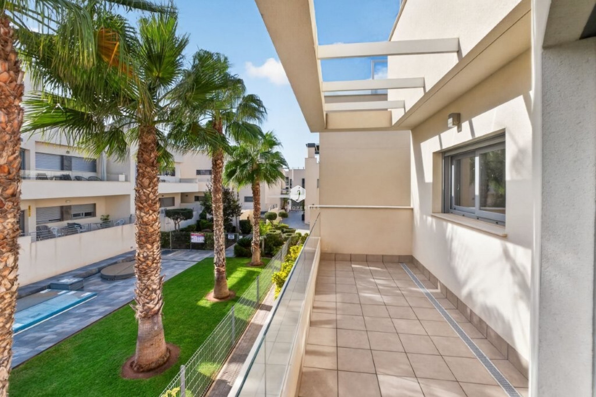 Z drugiej ręki - Szalet -
Torrevieja - La veleta